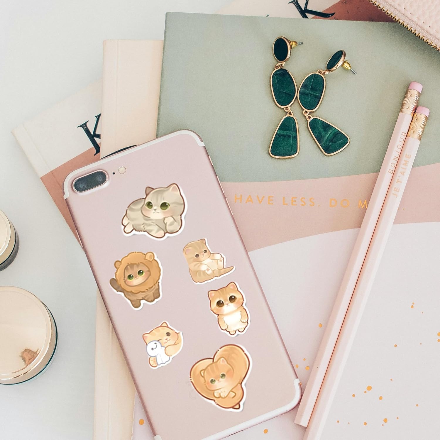 100 PCS Cute Cat Stickers, Kawaii Cat Stickers Waterproof Vinyl Cute Sticker for Laptop Guitar Water Bottle Luggage Bike Scrapbooking Skateboard Fashion Decals Gift for Kids Teen Girls Adults