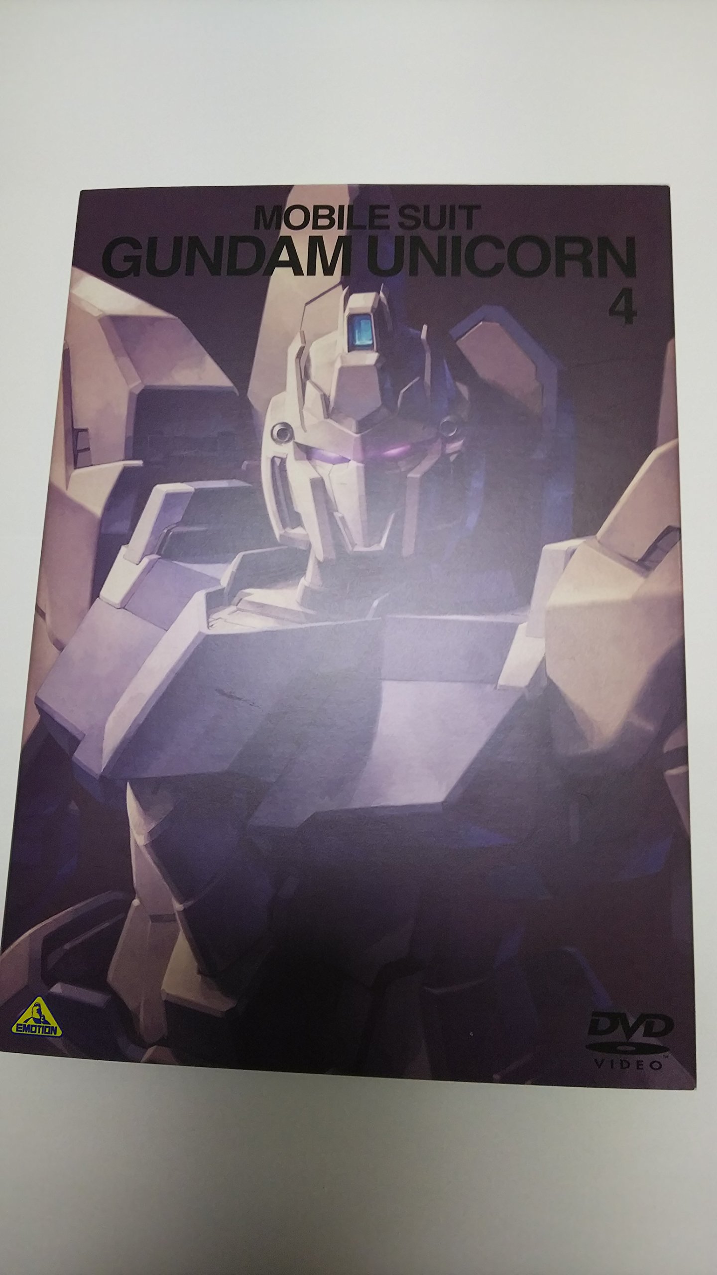 機動戦士ガンダム4 [DVD]　新品、未開封 Amazon.co.jp: 機動戦士ガンダム4 [DVD] : ガンダム: DVD