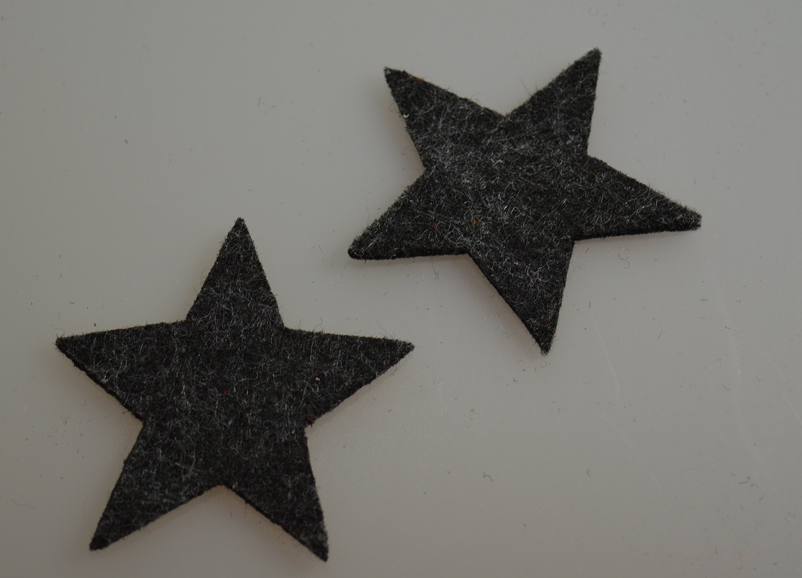 MIJOMA Filz Sterne Streudeko - 72-teiliges Set In Rot & Grau Für Weihnachtstisch