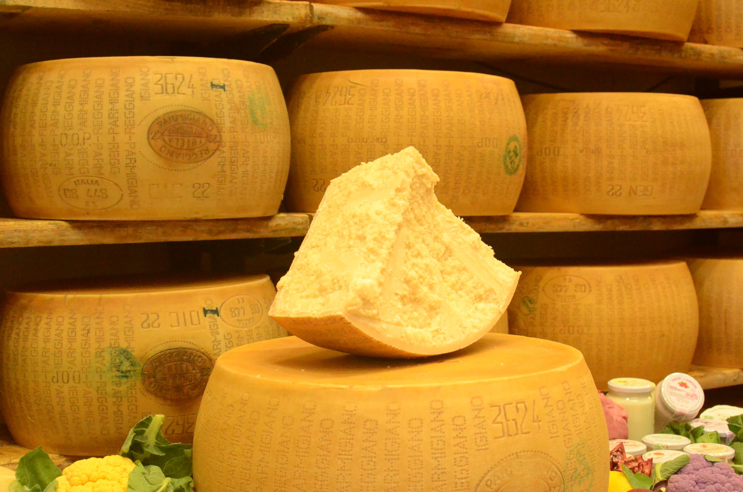 Parmigiano Reggiano DOP 24 Mesi 1 Kg – Punta Singola – Formaggio Sottovuoto – Qualità e Tradizione Italiana - Caseificio Fior di Latte