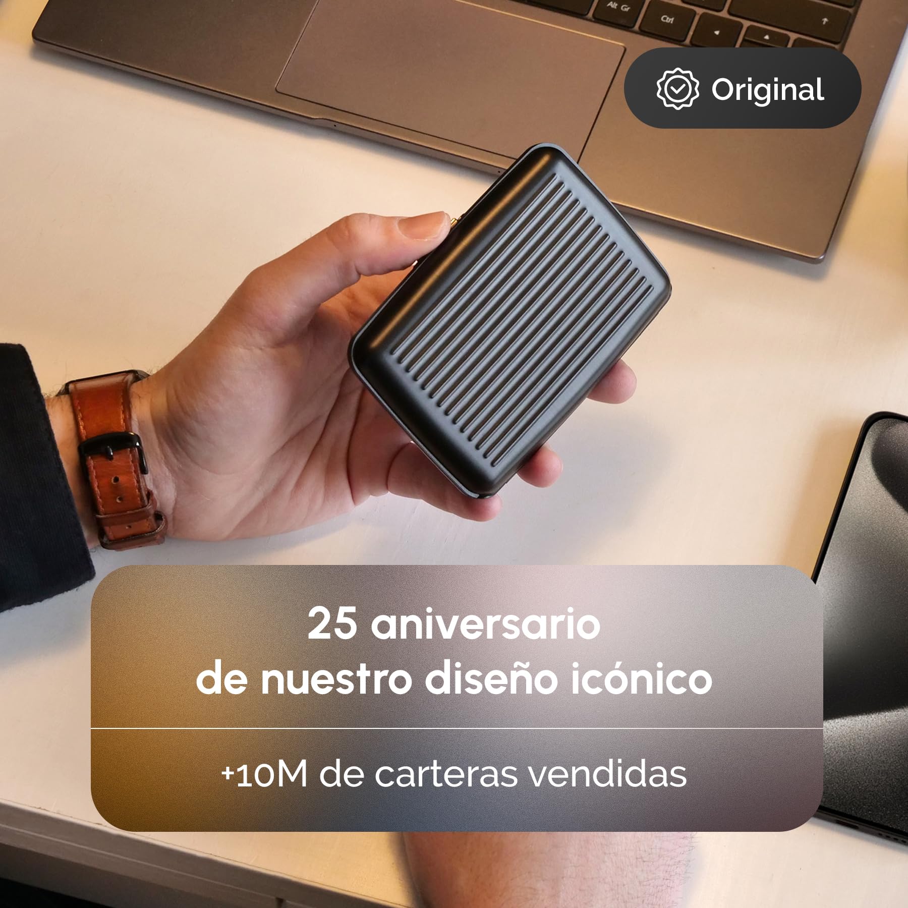 ÖGON -DESIGNS- Tarjetero de Aluminio, protección RFID contra el fraude y la desmagnetización, Cartera compacta, Modelo Smart Case Stockholm (Aluminio Negro, Cierre metálico)