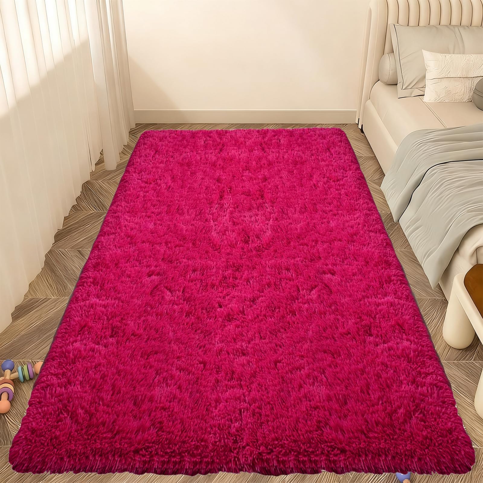 Tapis doux et moelleux shaggy rose pour réveiller la déco de la chambre