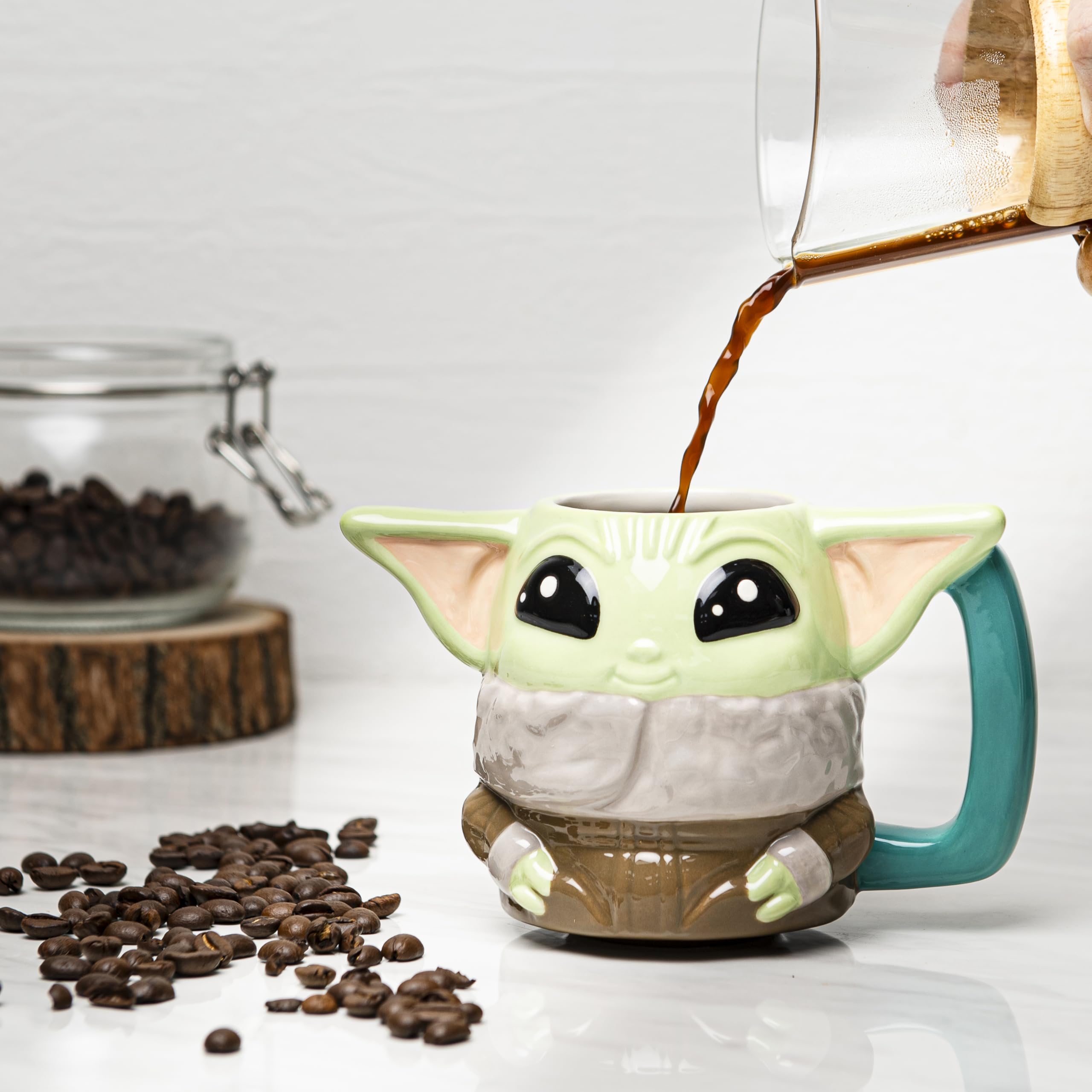 Amazon.com: Zak Designs Star Wars The Mandalorian Sculpted Ceramic