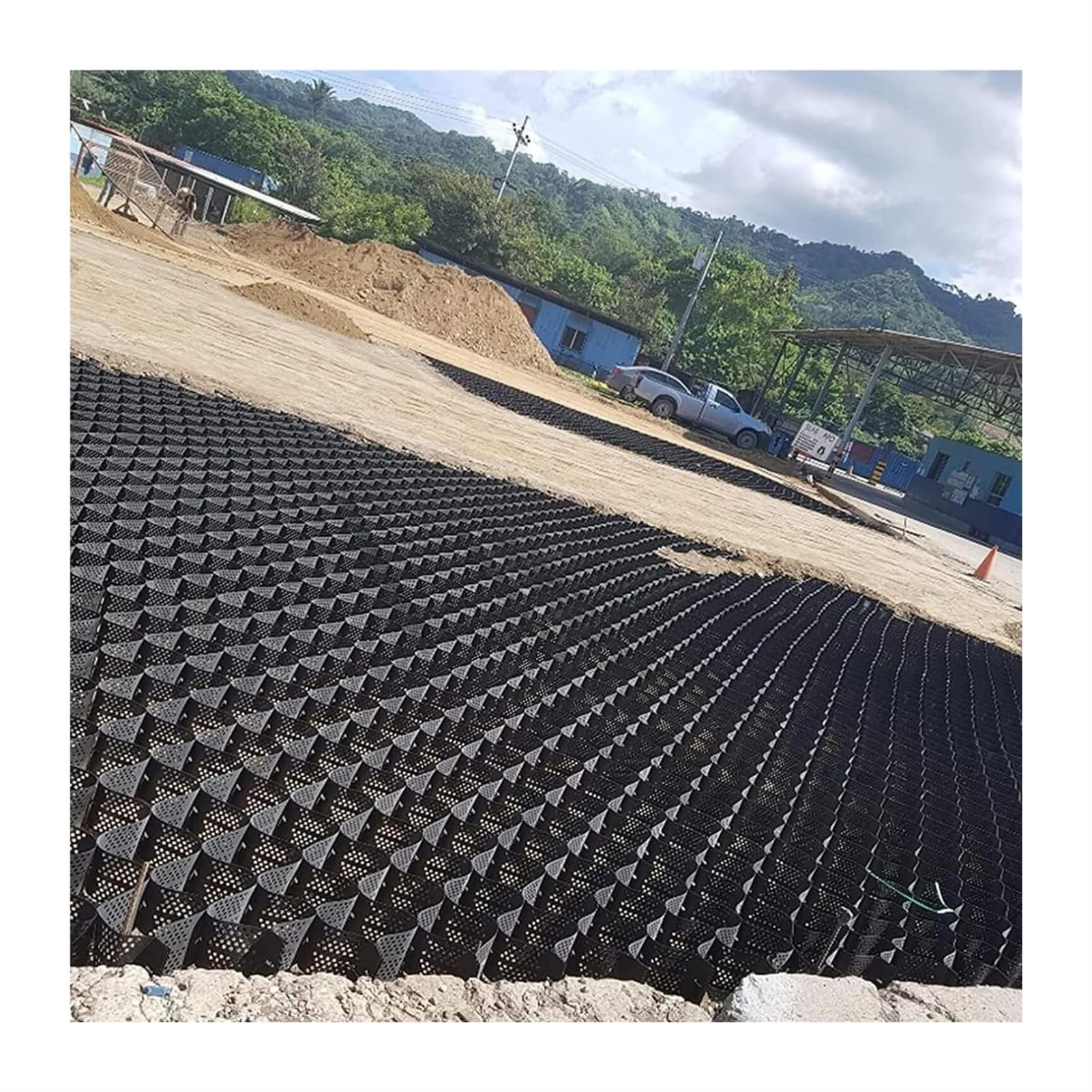 Rejillas de 5 cm drenantes en HDPE que evitan el barro mediante pavimentación permeable
