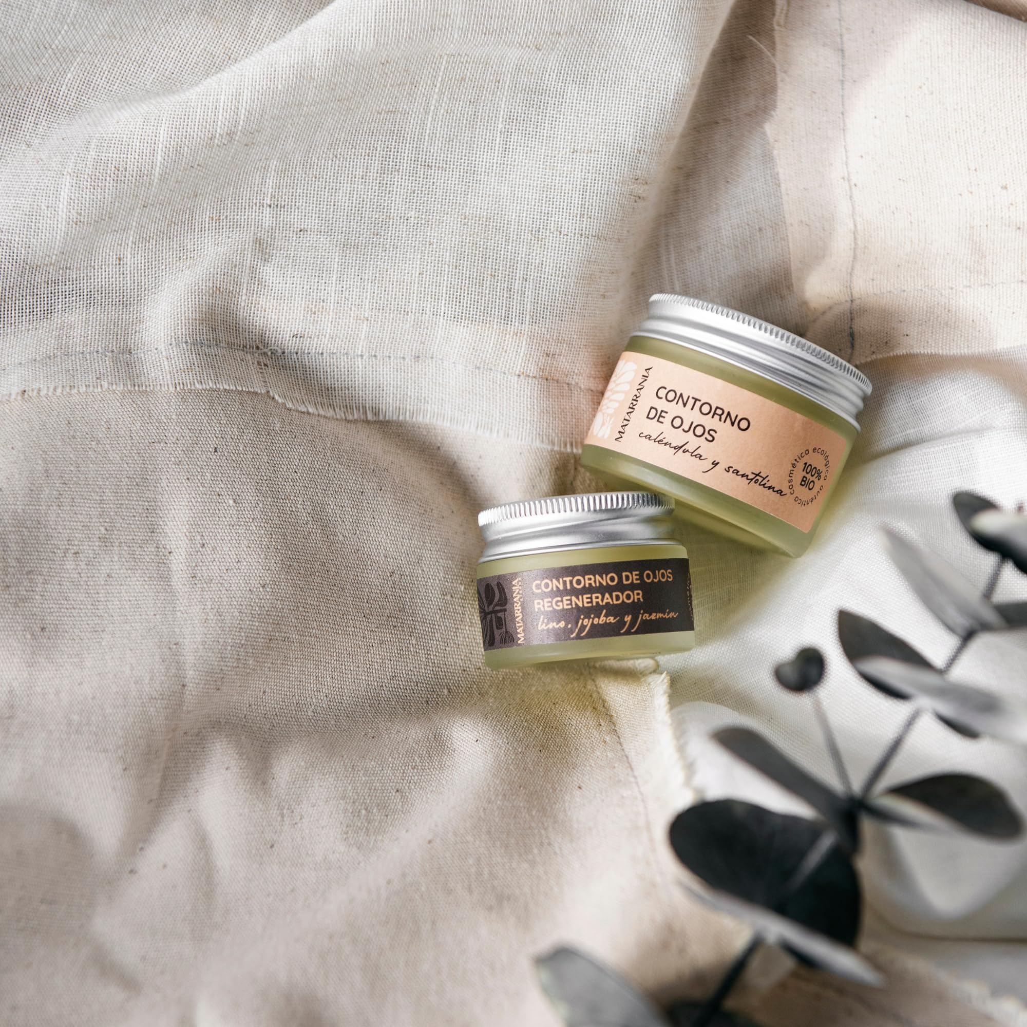 MATARRANIA Contorno Occhi Rigenerante Intensivo 100% Naturale e BIO, Contorno Occhi Tenditore e Antiossidante, Anti-età Pelle Matura, Riduce Rughe e Rivitalizza, Lino, Jojoba e Gelsomino, Senza Acqua