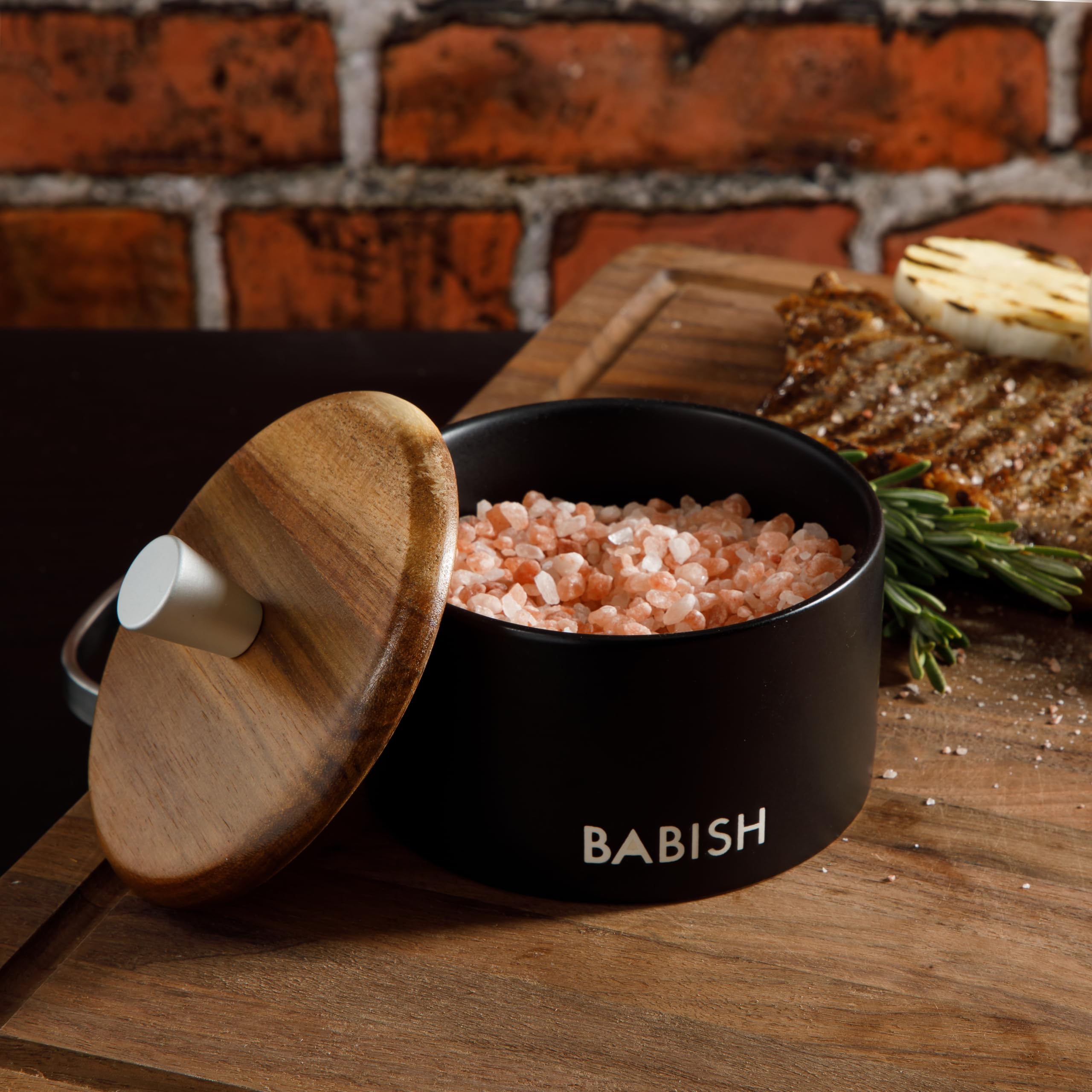 Babish Piwnica solna z kamionki z drewnianą pokrywką - 10 cm x 8,9 cm