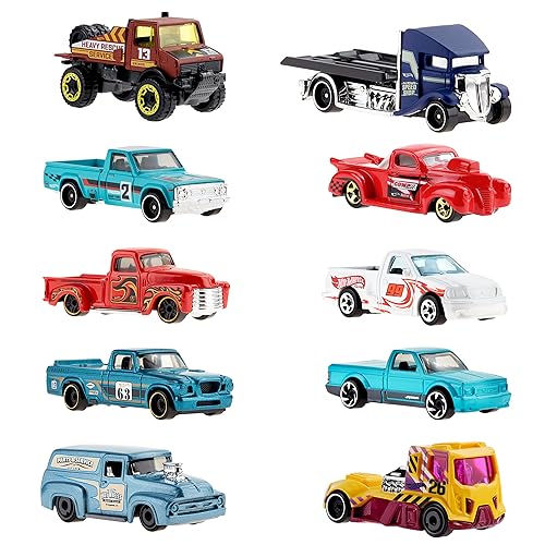 Immagine del prodotto Hot Wheels - Set da 10 Camion in Scala 1:64, Veicoli Moderni e d'epoca, Pickup, Camion da Cantiere, tir e Trasportatori, tutti da Collezionare, Giocattolo Bambini, 3+ Anni, HMK46 (Esclusivo Amazon)