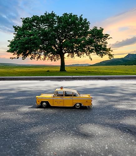 Miniatura 4 de Old Modern Handicrafts Modelo de taxi clásico de la ciudad de Nueva York de la lata hecha a mano