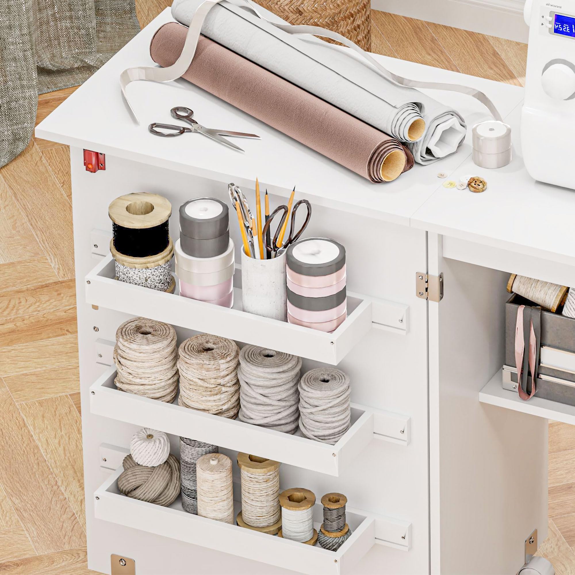 HOMCOM Mueble para Máquina de Coser Mesa Plegable de Costura con Compartimentos de Almacenamiento Estante Abierto y 5 Ruedas Mesa para Máquina de Coser para Dormitorio Salón Blanco