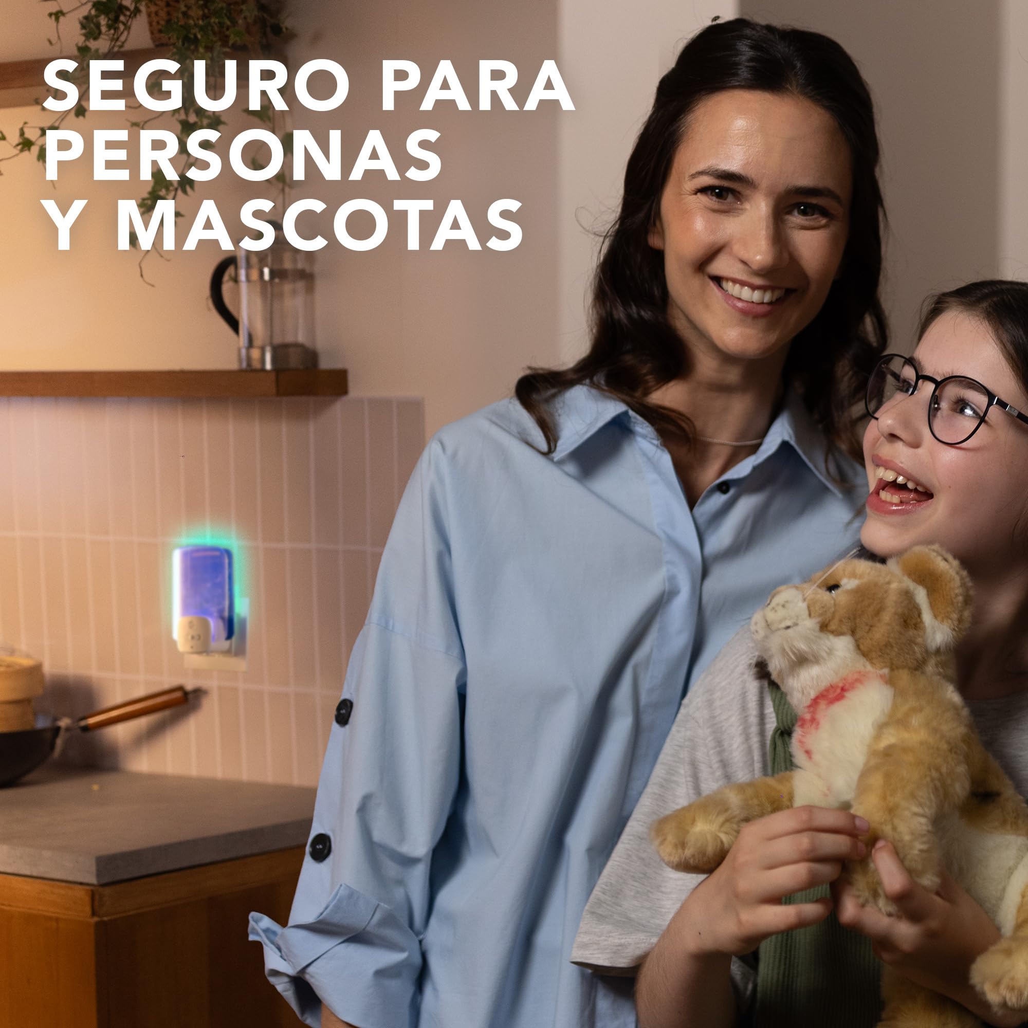 Raid Essentials Trampa LED Antimoscas, Antimoscas de Fruta y Antipolillas, Sin Insecticida, Seguro para Toda la Familia, Inodoro y Sin Residuos, Uso Interior, 1 Aparato y 1 Recambio.