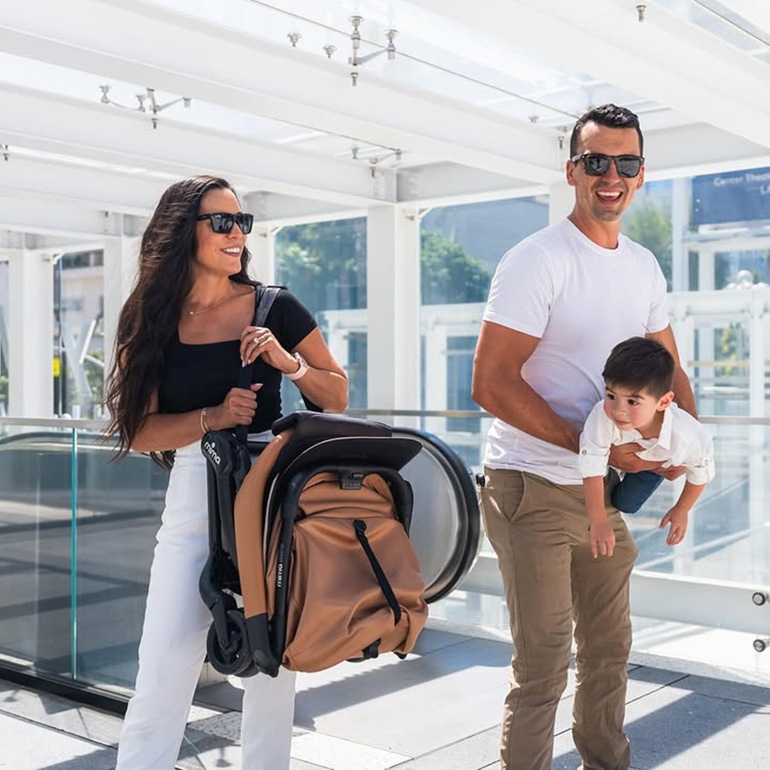 Mima Miro Silla de Paseo Compacta de Viaje, Cochecito Bebé Ligero Plegable con Una Mano, Arnés Magnético de 5 Puntos, Capota UPF 50+ Extensible y Cojín Reversible - Desde Recién Nacido