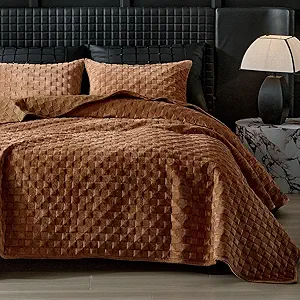 WARMDERN Luxury Velvet Quilt King Size, Geometrical Stitch Velvet Quilts Set, Soft Lightweight Bedspread and Coverlet, Caramel Gold Bedding with 2 Pillow Shams for All Season, 106" x 96"