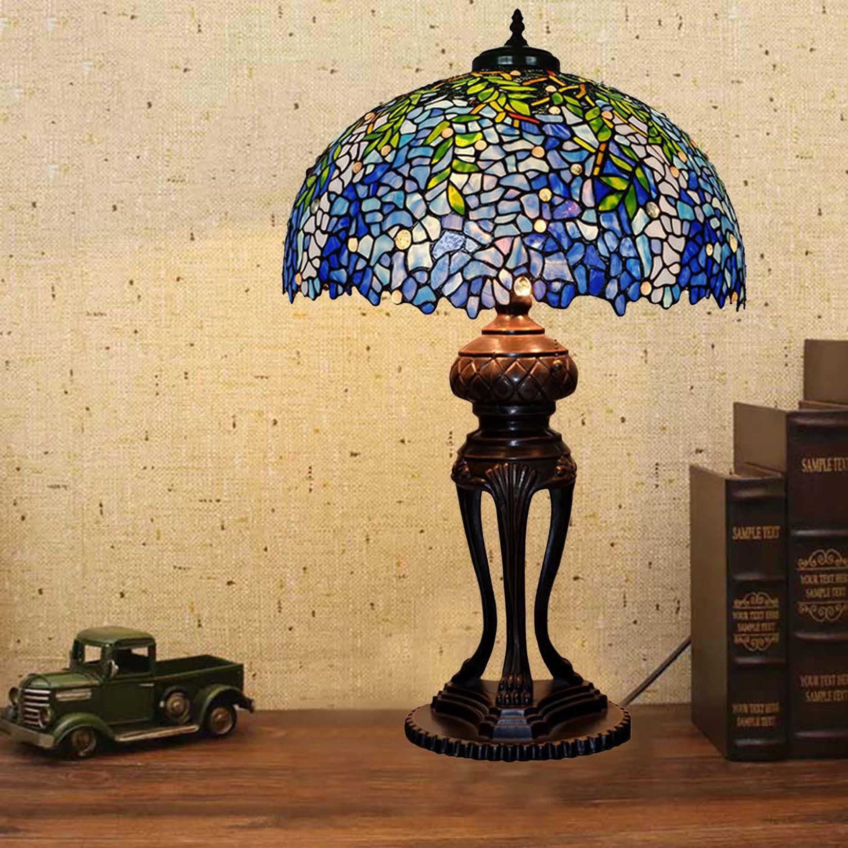 Lampada da tavolo in vetro colorato con rose, libellule, tulipani, glicini, uva, gigli, mele, loto, ideale per scrivania, lettura, camera da letto, comodino, studio, complemento d'arredo per ragazze | 1904591031