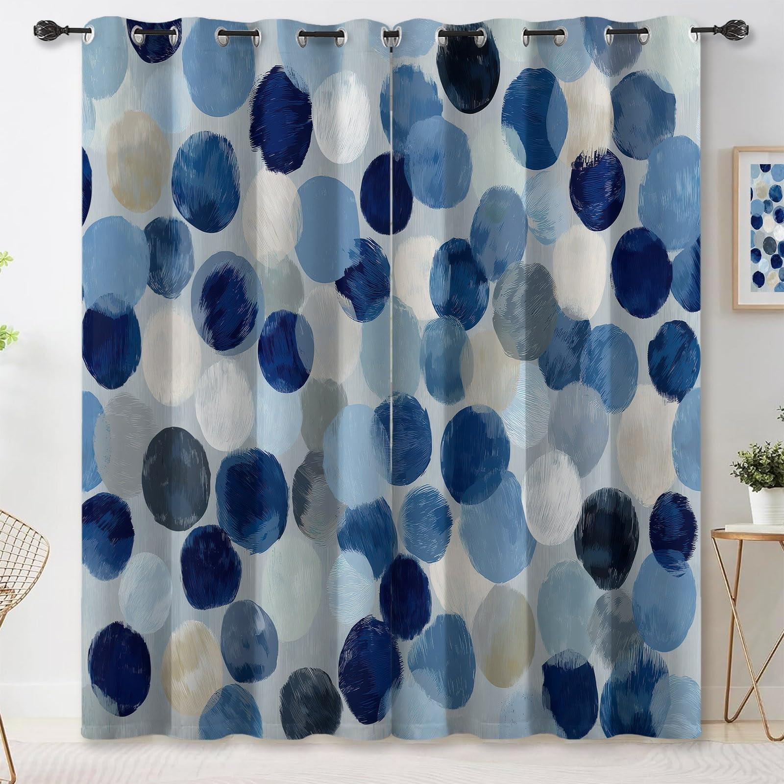Rideaux opaques pour stopper la lumière du jour dans la chambre d'enfant bleu