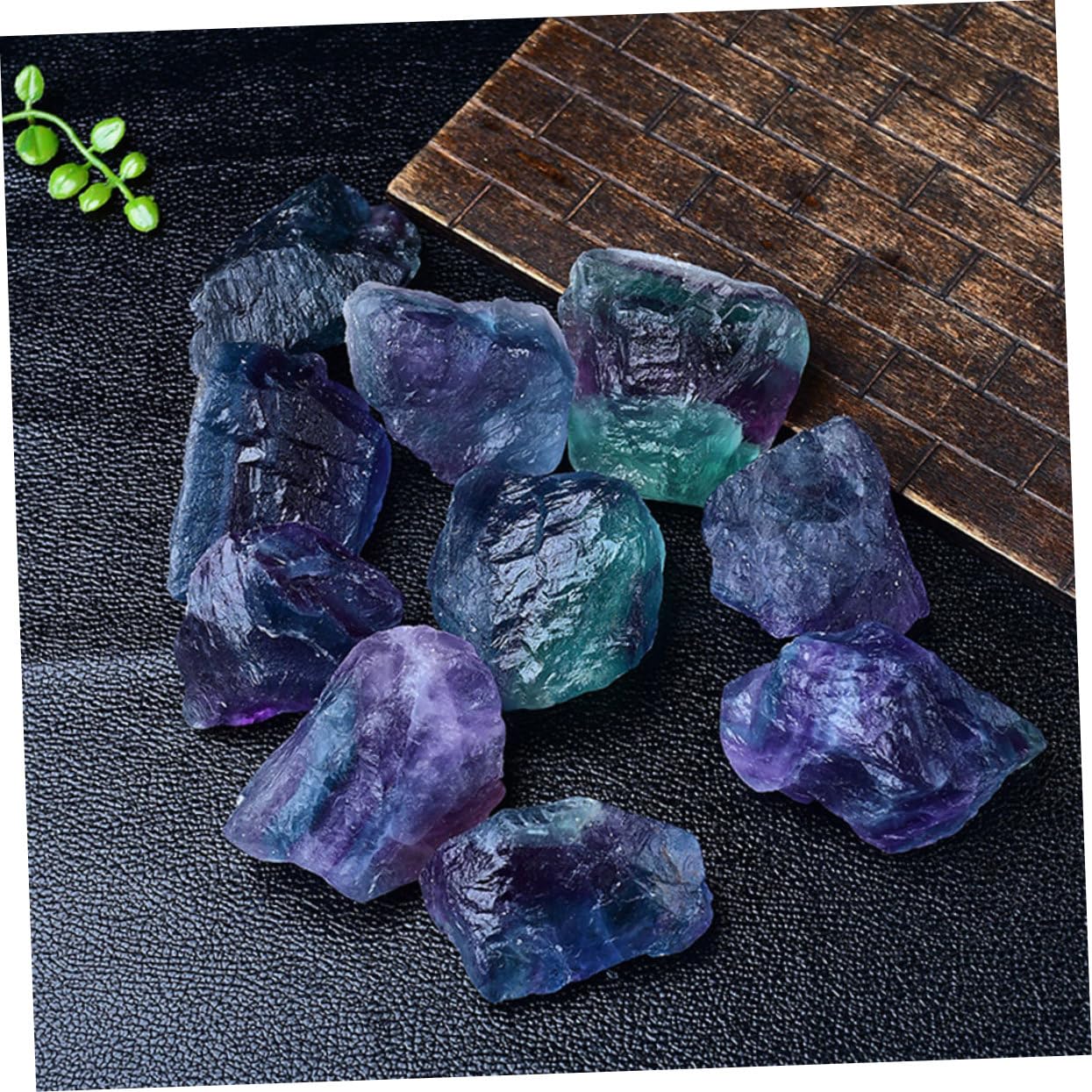 ULTECHNOVO Handgefertigter Aromatherapie Diffusor aus Natürlichem Fluoritstein Mehrfarbiges Dekorationsornament für Angenehmes Scented Stone Block
