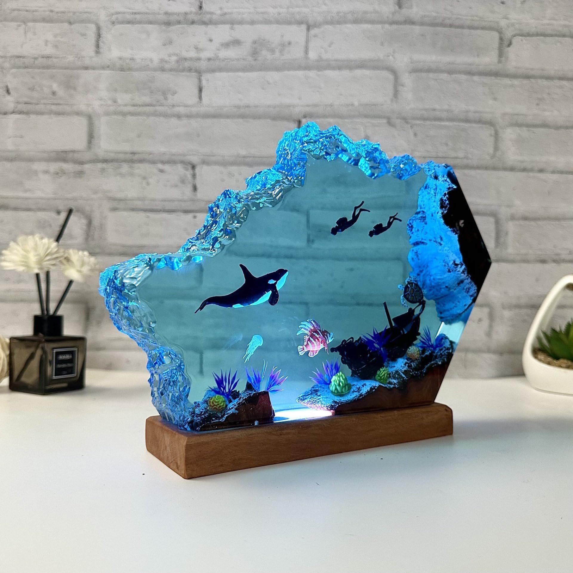 Lámpara de resina epoxi para el océano, luz nocturna única de buzo y ballena jorobada, decoración LED oceánica, para la familia