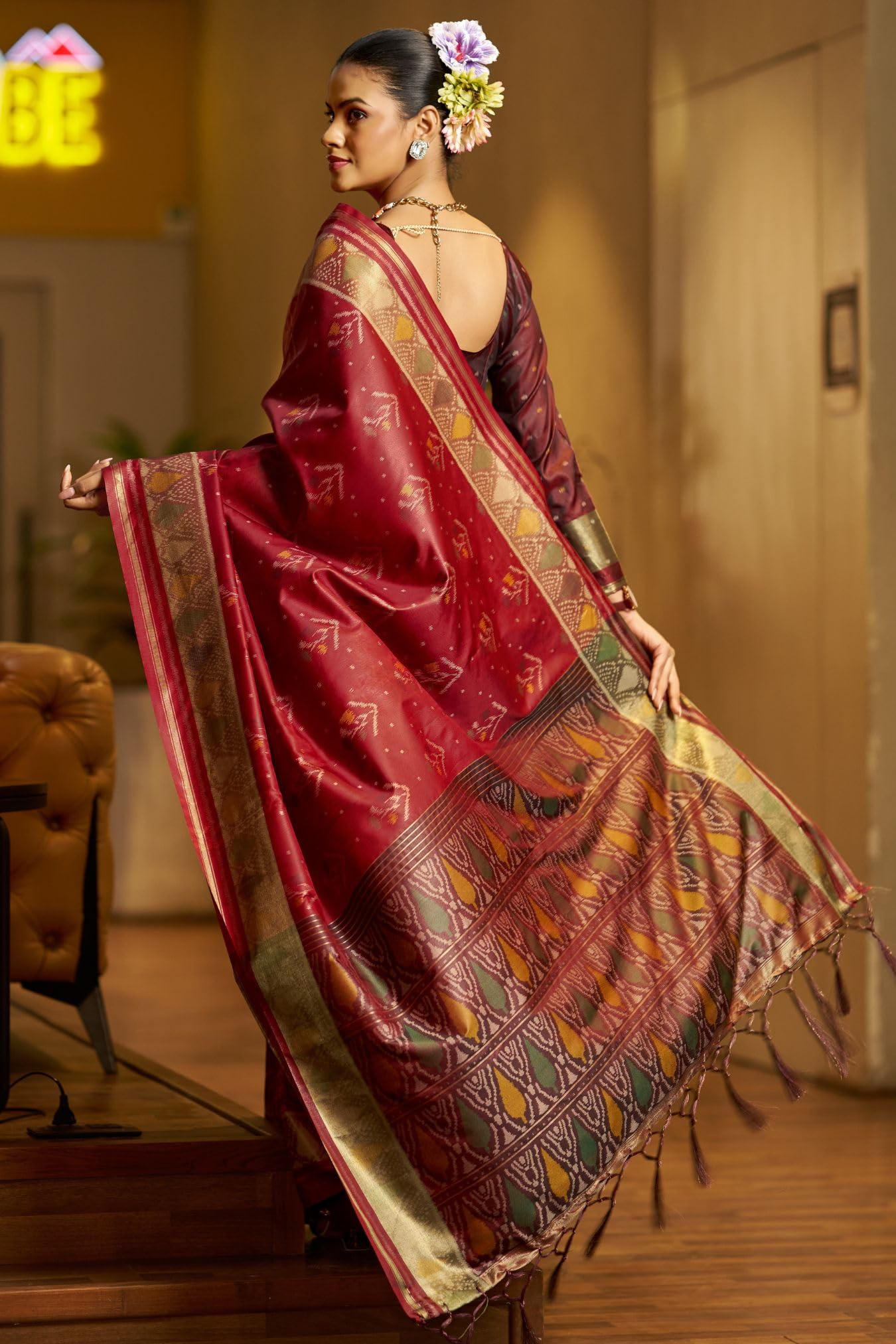 SGF11 Women's Kanjivaram Patola Silk Saree Silk Saree Pure Golden Zari With Blouse Piece (Maroon) product image 3