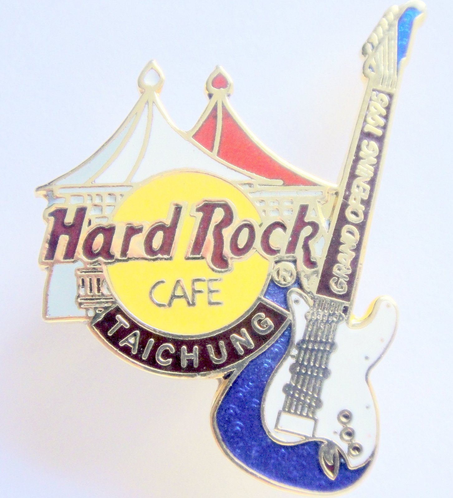 Hard Rock Cafe Taichung 1995 Go Guitar Pin Grand Opening 