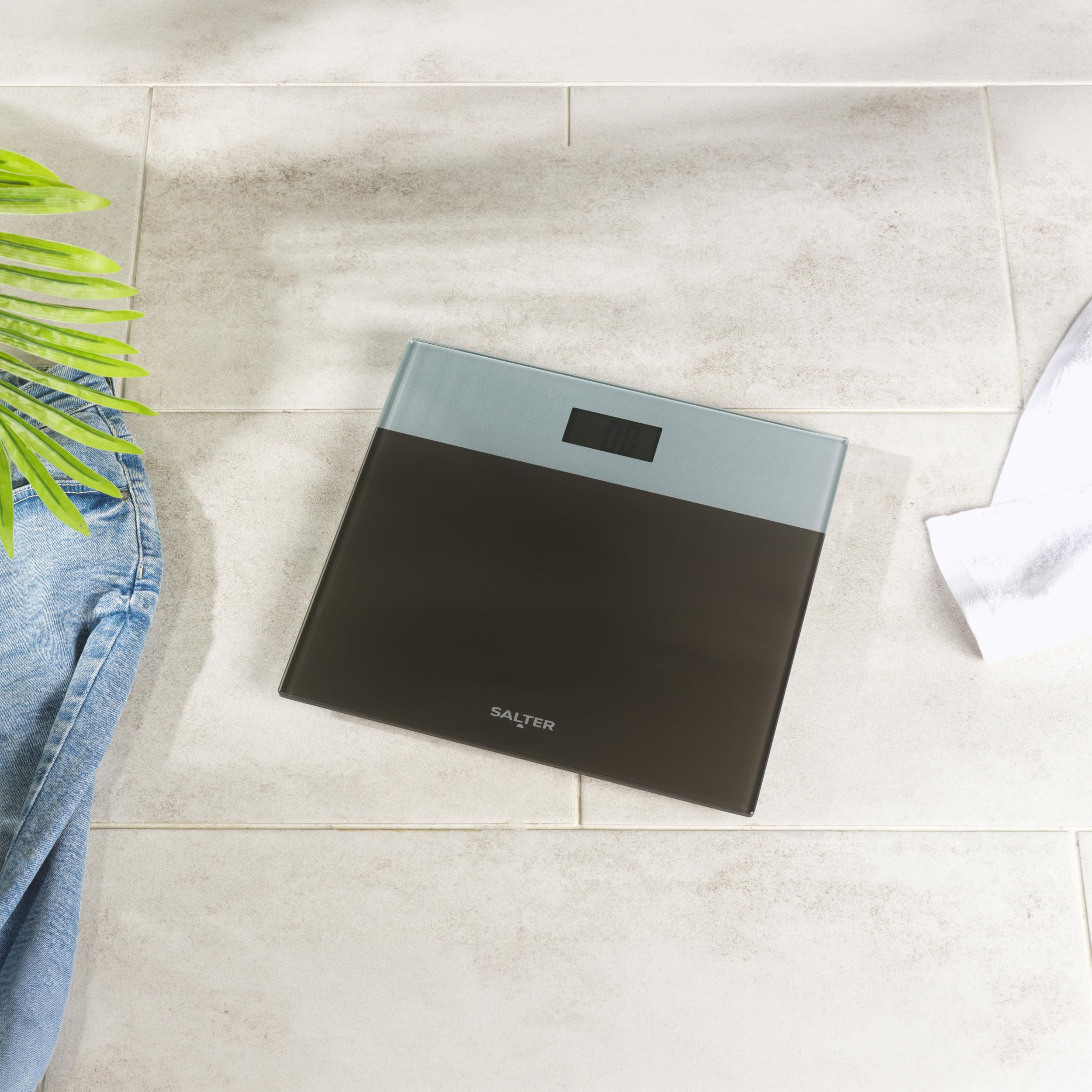 Salter 9206 SVSV3R Pèse Personne Numérique, Plateau en Verre Renforcé, Balance Personnelle Électronique, Écran Facile à Lire, Capacité Max 180KG, Garantie de 15 Ans, Argent/Gris