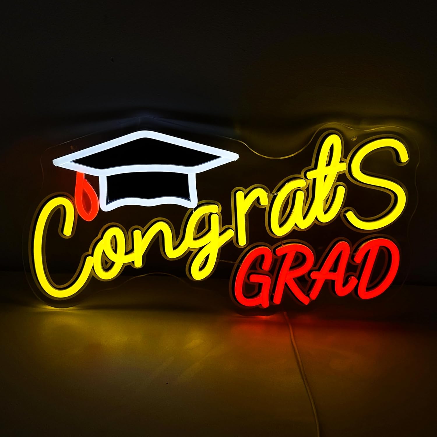 Fatmoon Congrats Grad Neon Sign with Cap Dimmable LED Light Up Sign Neon Light Background Wall Art Decoration Class of 2025 Celebrations Graduation Party Gifts USB Powered Clear&UV Backboard