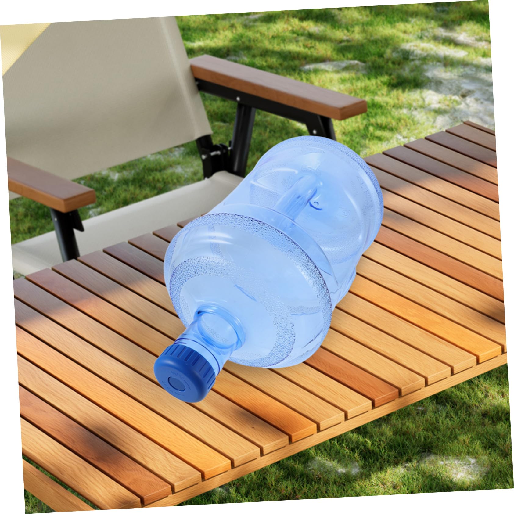 7,5 Liter Tragbarer Wasserkrug für Außenbereich mit Großem Fassungsvermögen Praktischem Griff und Robustem PC Material für Camping und Sommer Outdoor Aktivitäten