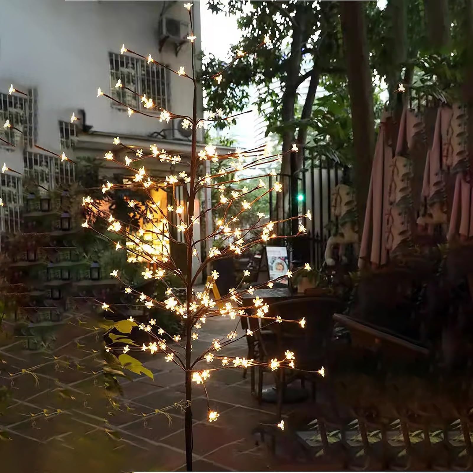 Cerisier artificiel lumineux pour terrasse et decoration de Noel interieure