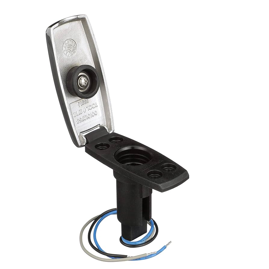 Amazon.com: Attwood 910V3SS-7 LightArmor 910V Series 3-Pin