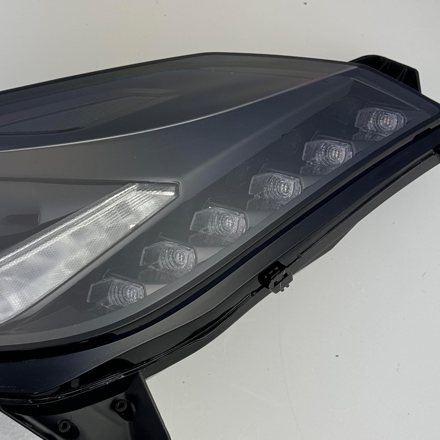 Headlight Assembly Replacement For Chevrolet Chevy Corvette 2014-2019 w/o Logo Headlamp HID w/ Bulb Right & Left / Passenger & Driver Side DOT/SAE Compliant GM2503403, GM2502403 / 84750166, 84750165