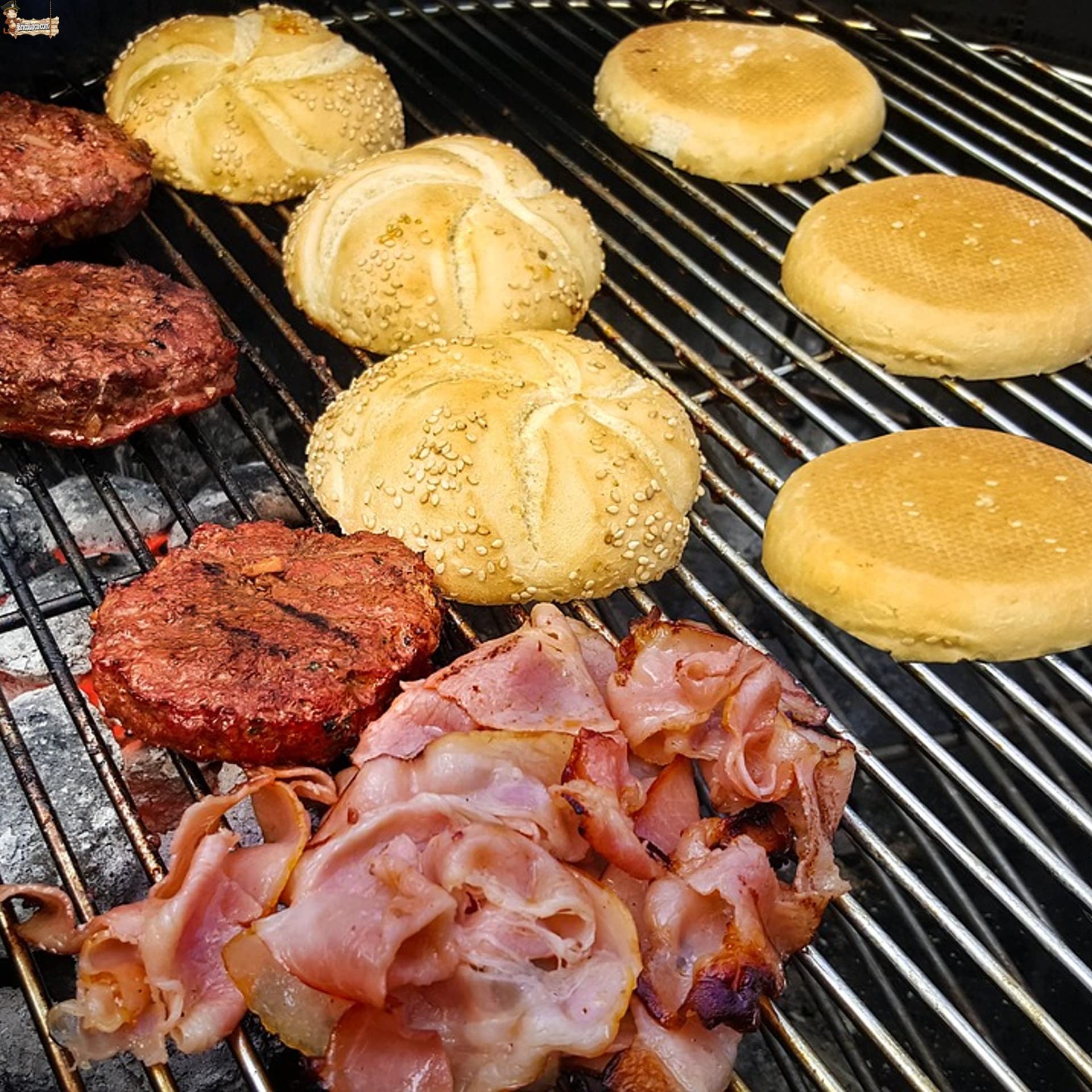 BricoLoco.com Barbacoa carbón con parrilla. Ligera y fácilmente portátil. Con patas y rejilla de refuerzo. Parrilla incluida. Para terraza, balcón, patio, jardín.