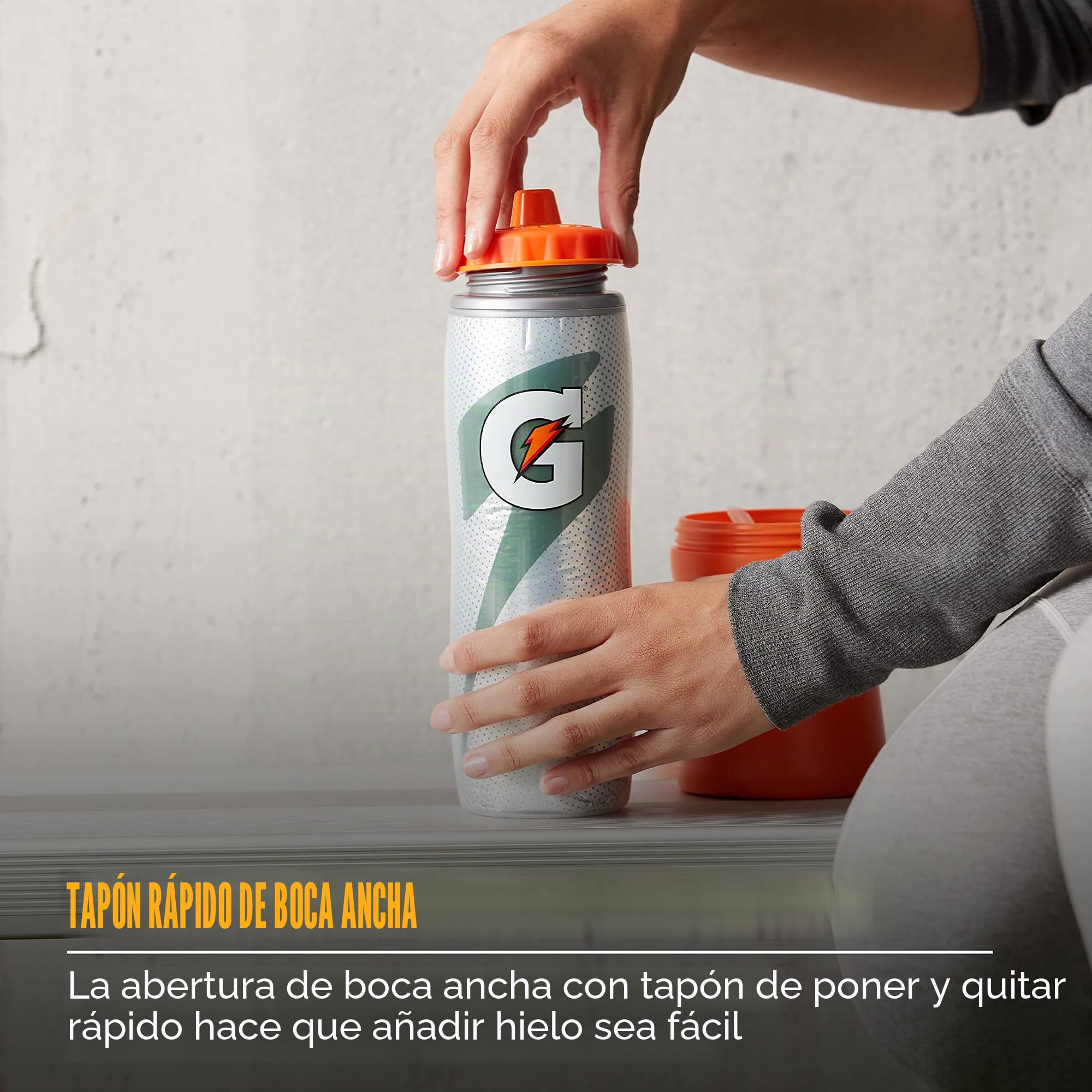 Gatorade Botella aislada para apretar, 30 onzas, azul real, sin BPA, aislamiento de doble pared