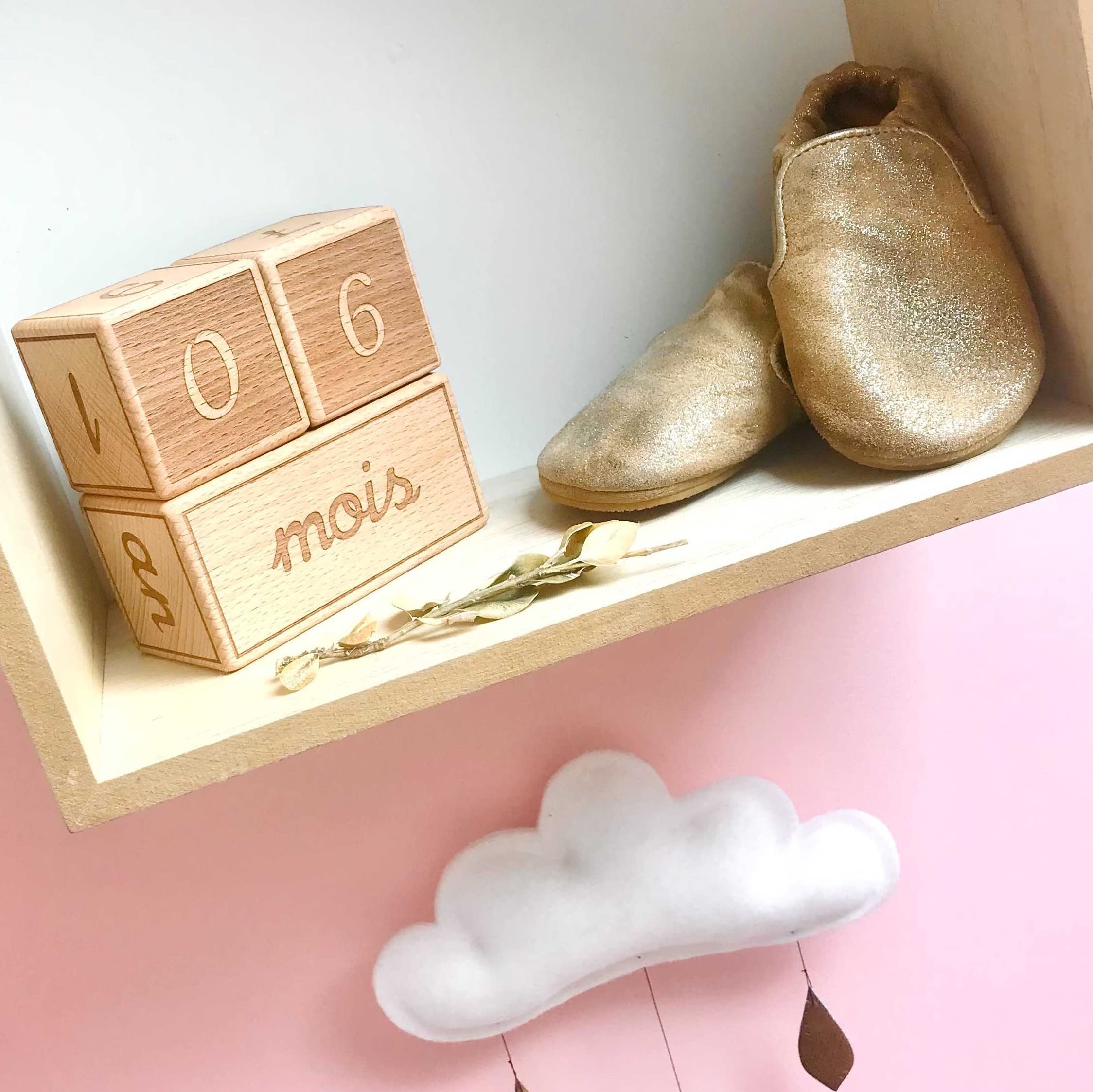 Cubes étapes bébé en bois en Français cadeau décoratif utile