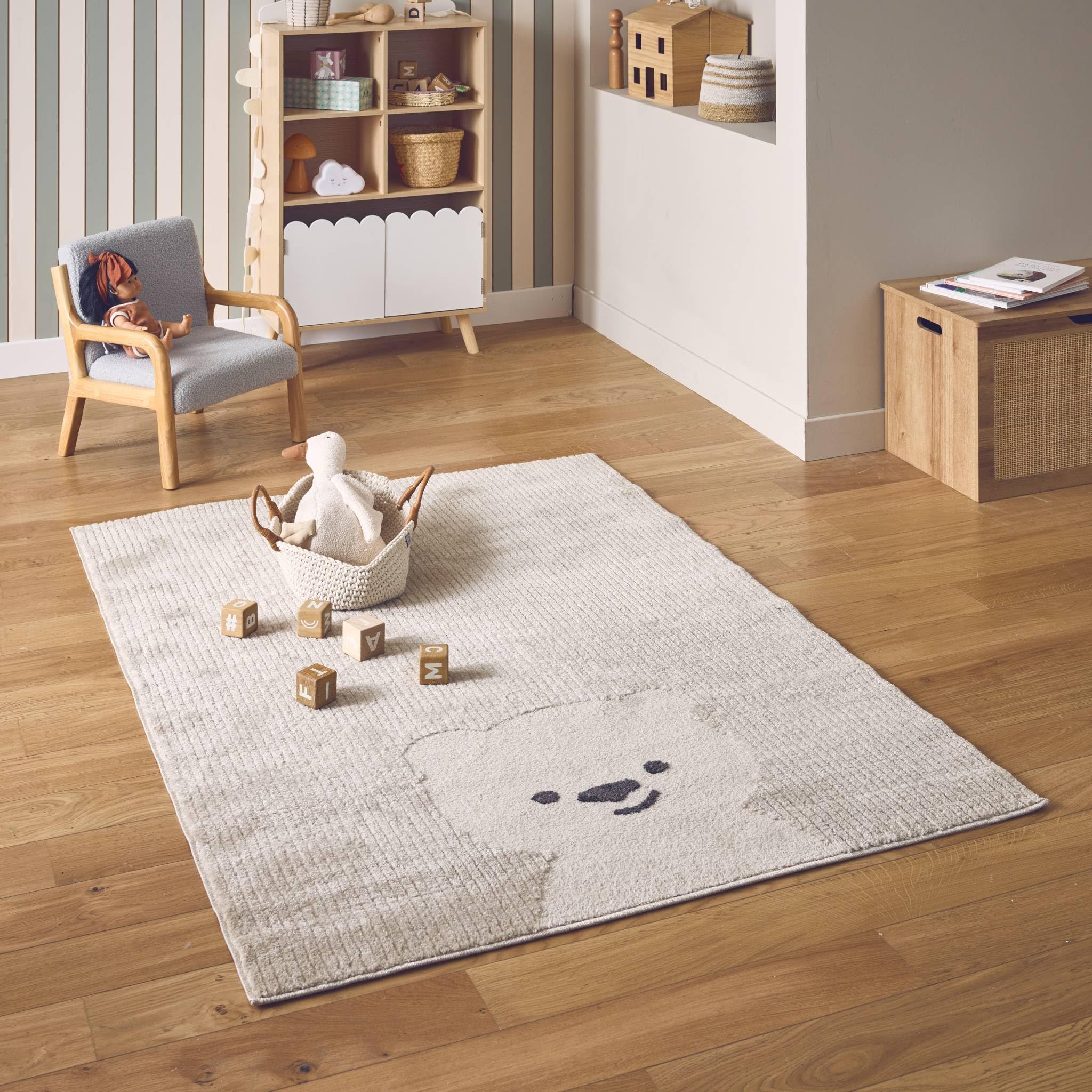 sweeek - Tapis Enfant 120 x 170cm Beige/Crème. Petit Ourson. Poils Ras. Tapis frisé très Doux