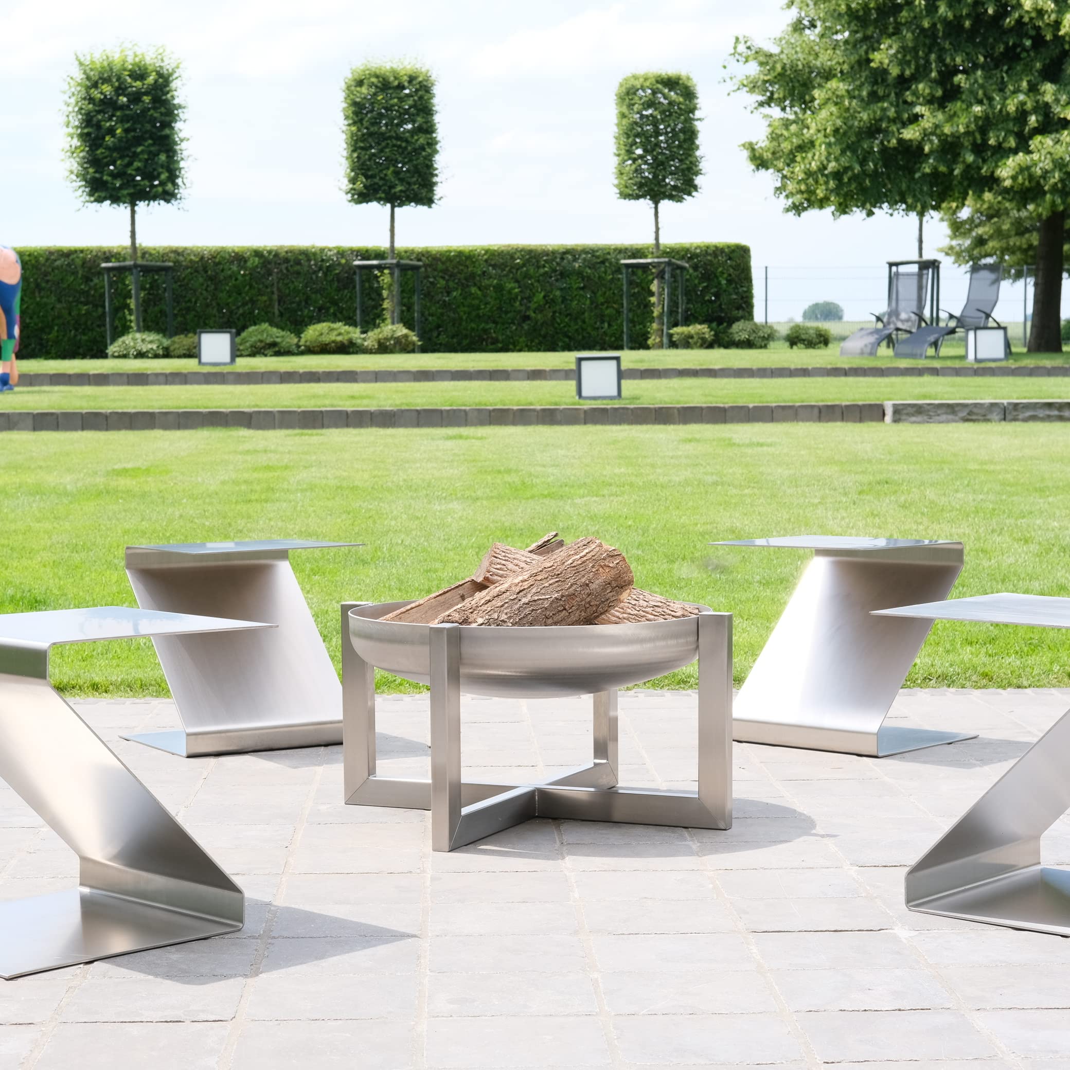 Braciere eccentrico in acciaio inox di design