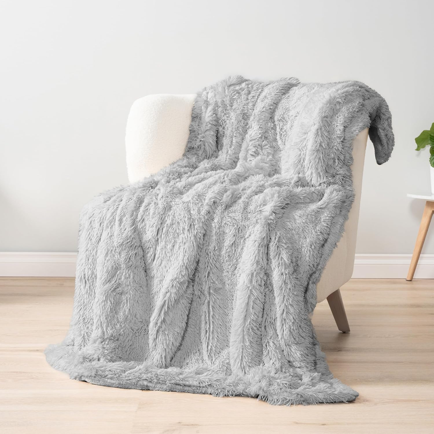 PAVILIA Light Grey Fluffy Faux Fur Throw Blanket, 50x60 - Image 4