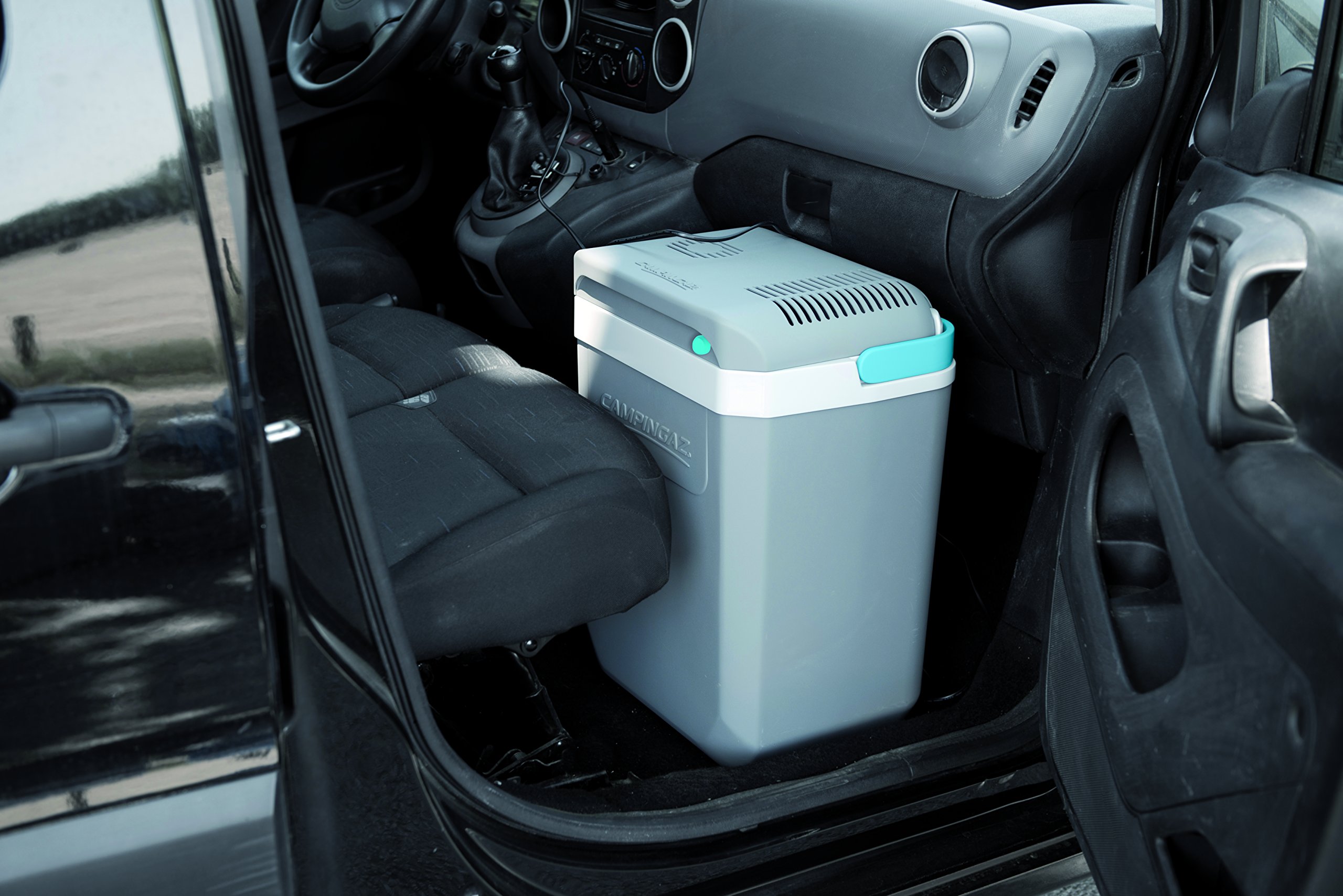 Campingaz Powerbox Plus 28L, elettrico, connessione 12V, spazio per 8 bottiglie da 1,5 L, frigobar elettrico, thermobox per auto e campeggio, con monitor della batteria, 24 litri