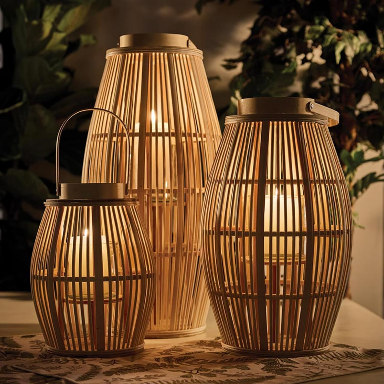 47th & Main Bamboo Hurricane Lantern with Handle Woven Natural Rattan Boho Hanging Candle Holder for Patio, Yard, Home Décor, Medium, Blonde