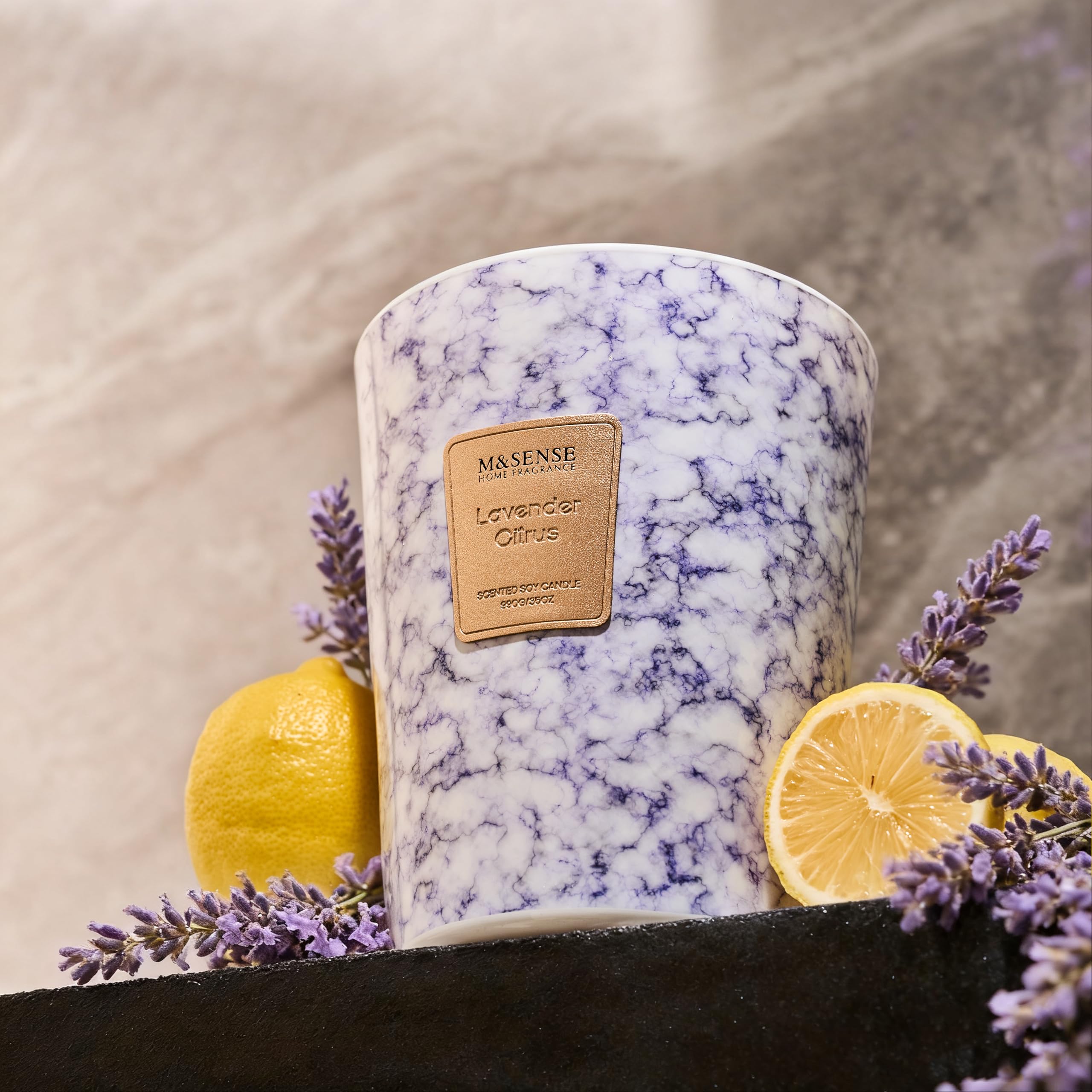 M&SENSE Bougie parfumée 990g|Lavande Agrumes|150h de combustion & 3 mèches|Bougie Decorative naturelles en cire de soja|Aromathérapie relaxante|Cadeau pour femme & homme,Modern Marble Jar