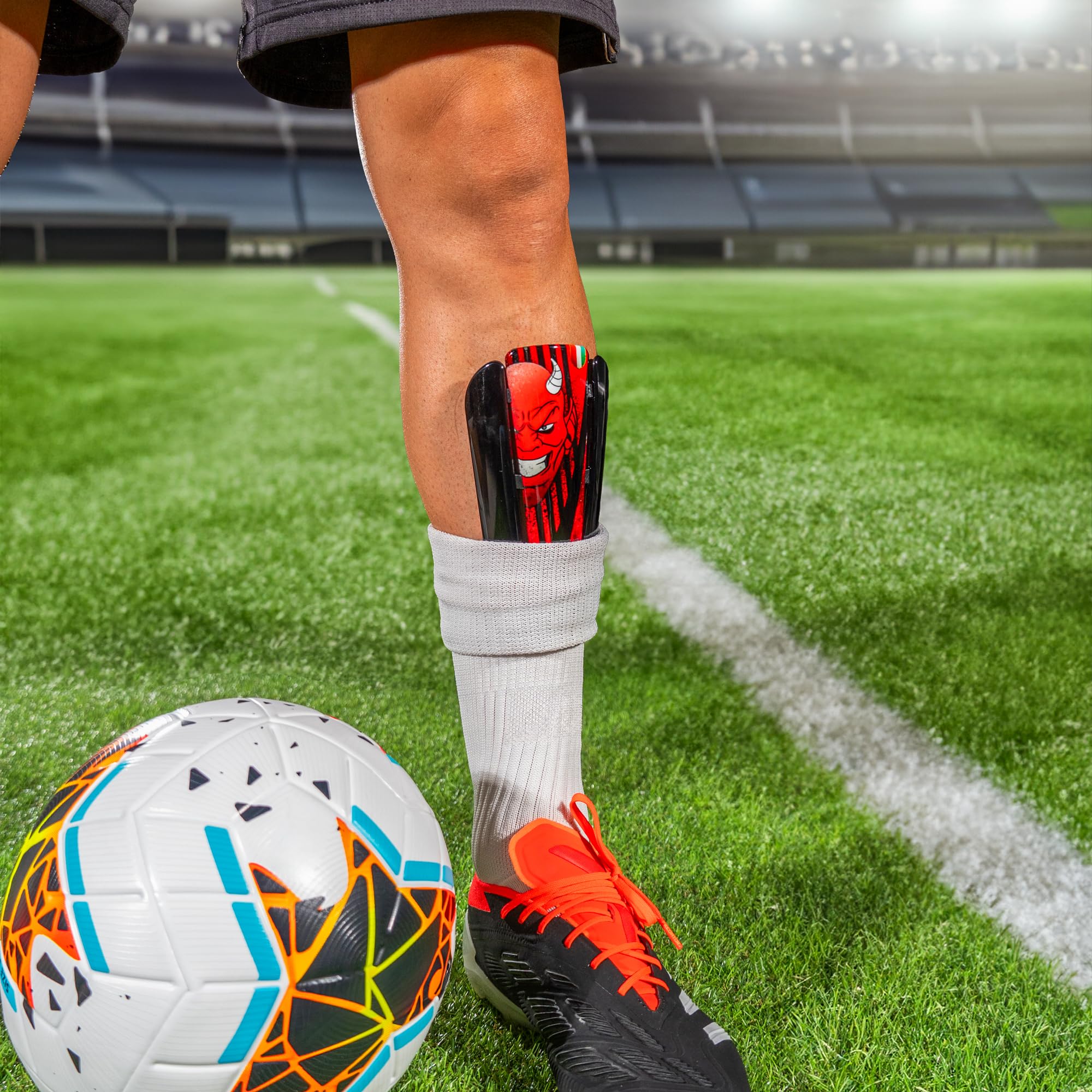 Parastinchi Da Calcio Giovani Adulti ad alta resistenza agli urti Made in Italy Protezione Completa. Comprese fasce di sostegno. Modello Rossoneri