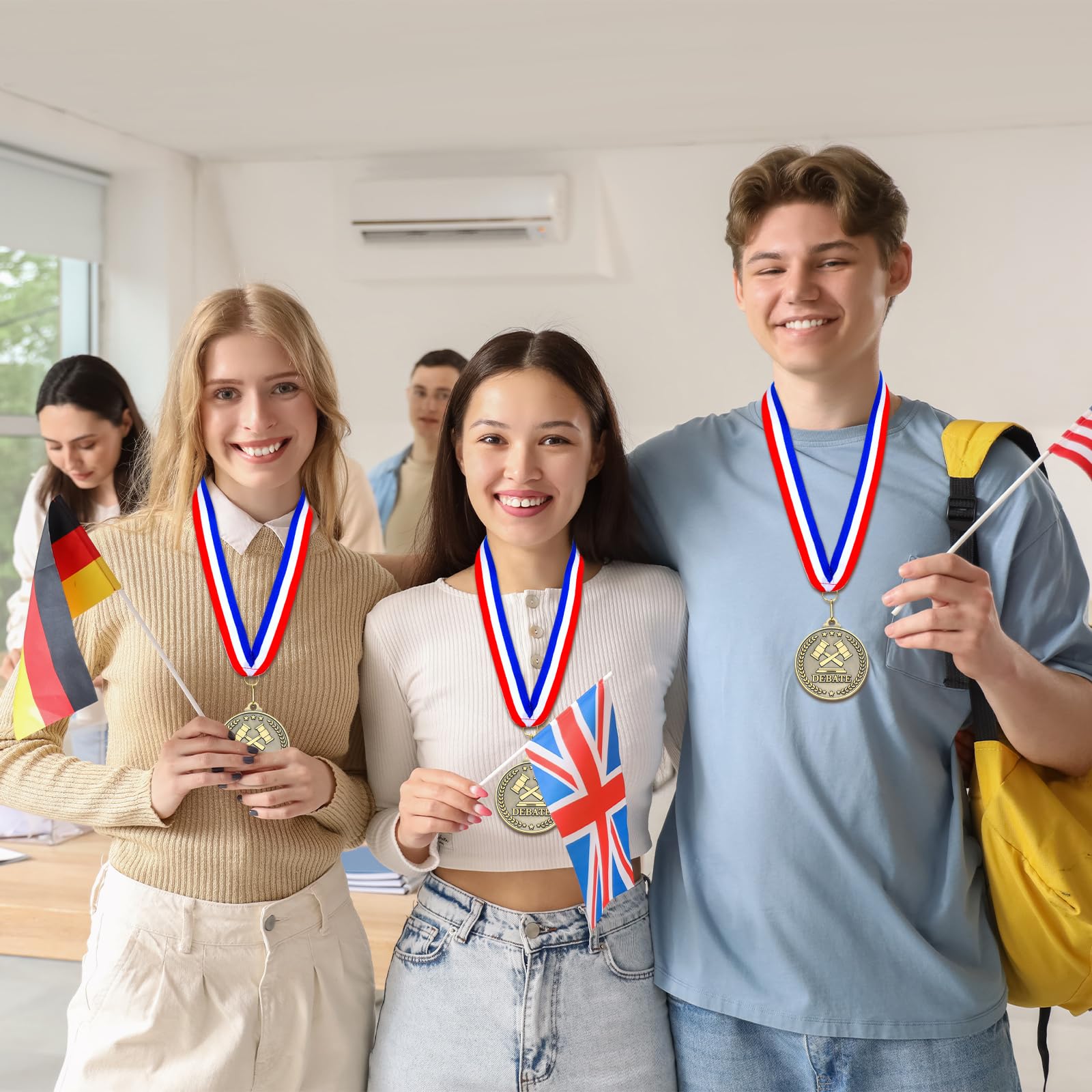 Quelay 30 medallas de premio de 2 pulgadas, medallas de oro a granel con cintas para el cuello, trofeo de metal, regalo para torneos, competiciones, fiestas, niños y adultos (debate)