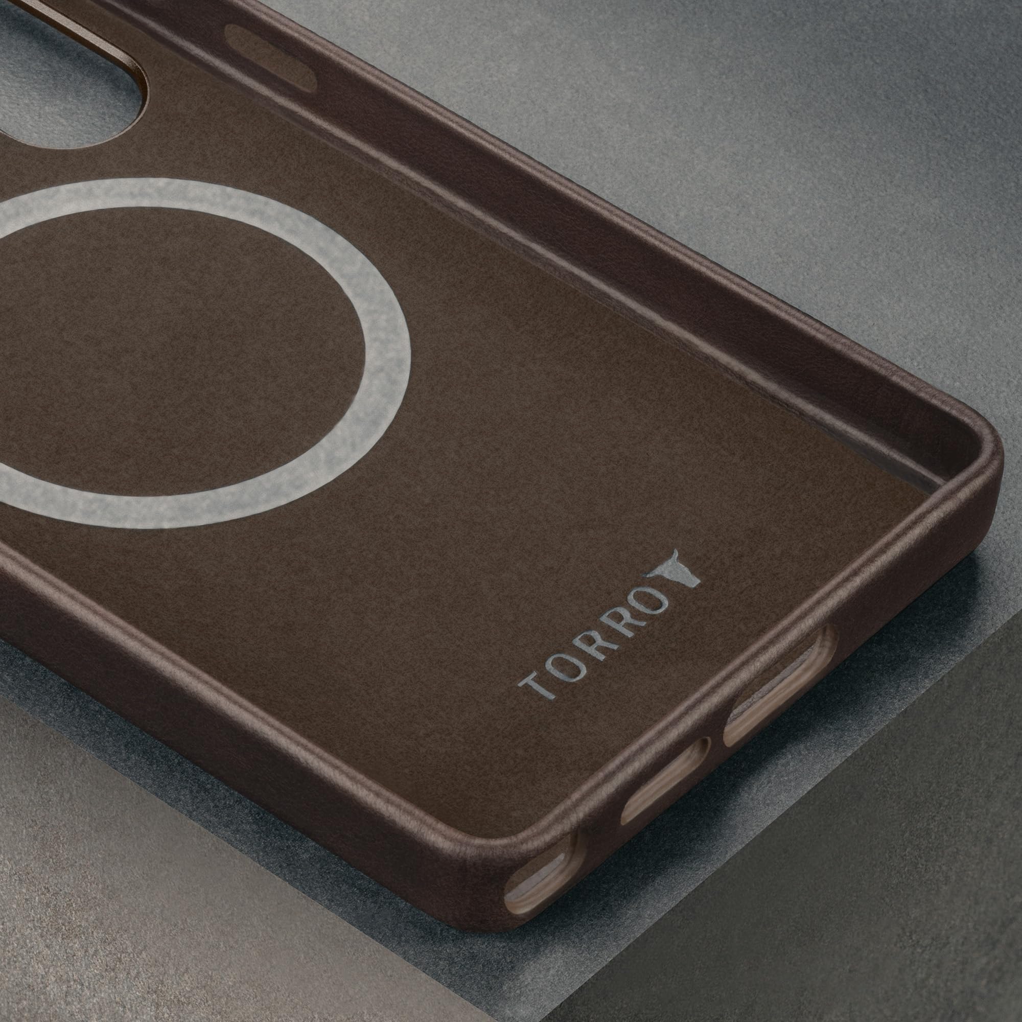 Etui TORRO kompatybilne z Samsung Galaxy S25 Ultra 5G 2025 – najwyższej jakości skóra kompatybilna z ładowaniem Qi2 / MagSafe, smukłe etui typu zderzak w kolorze (Ciemnobrązowym)