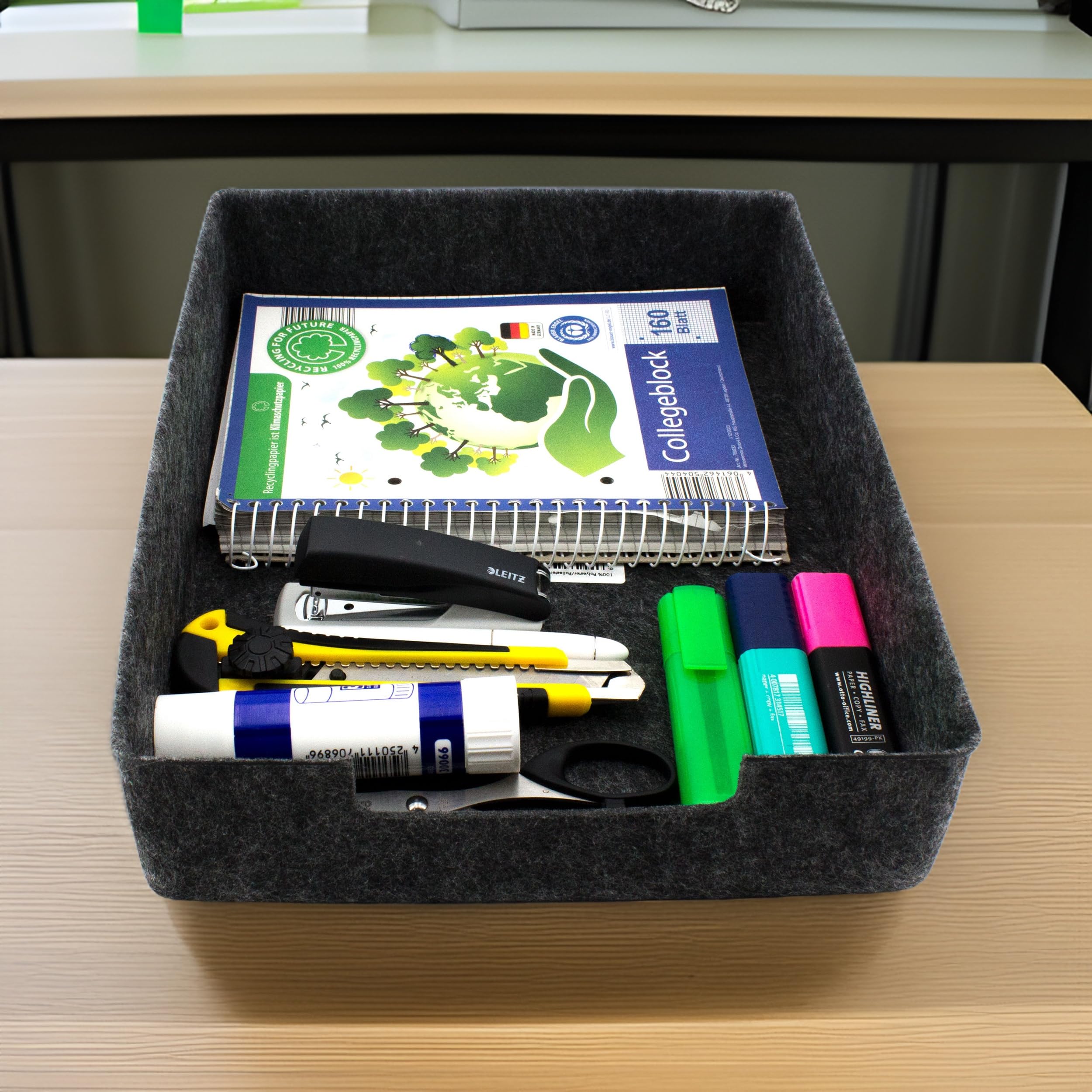 Set di 3 vassoi per documenti in feltro, formato DIN A4, dimensioni: 33,5 x 24,5 x 7 cm, grigio scuro, design impilabile, superficie cancellabile, ripiano per lettere, organizer da scrivania per