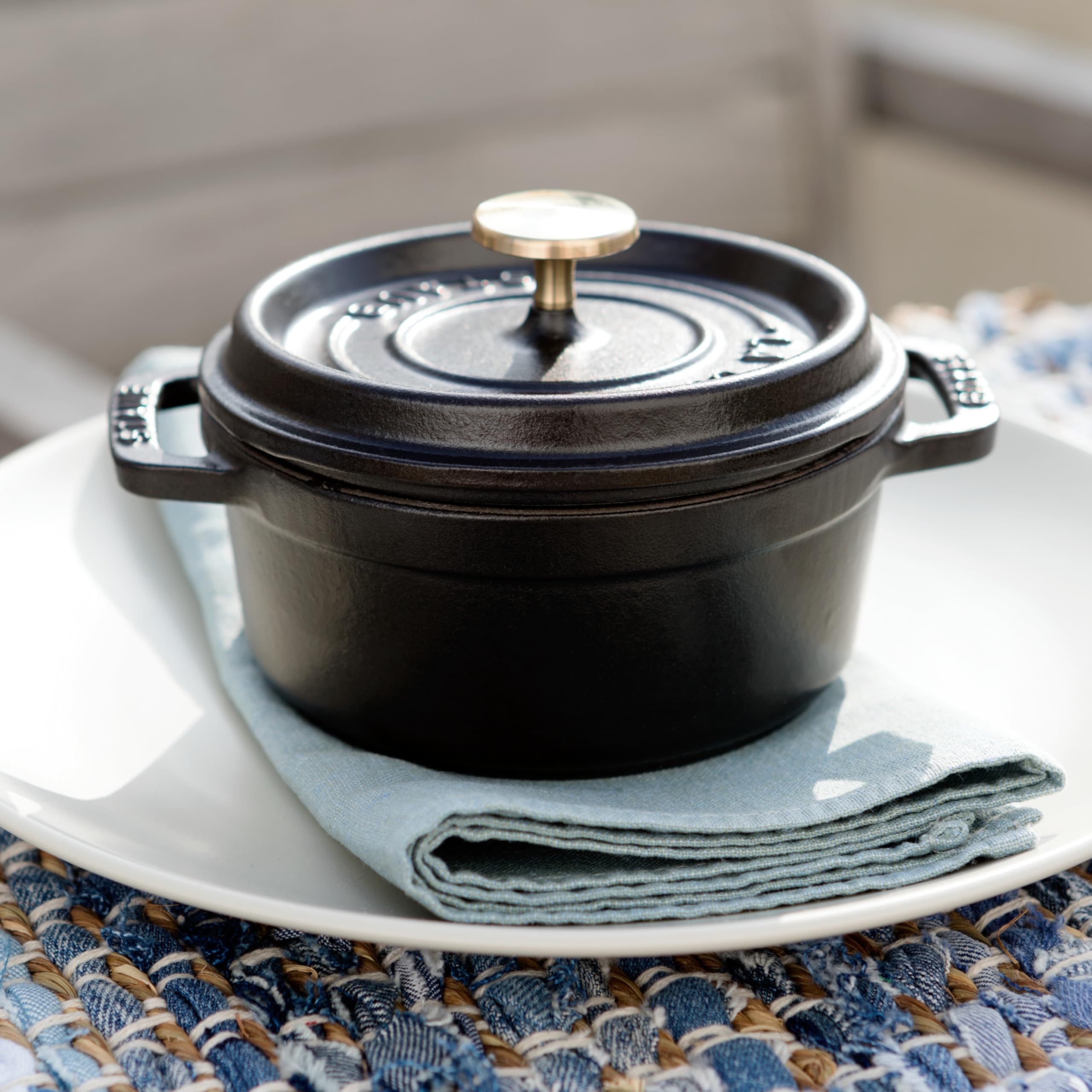 STAUB Mini Cocotte en Fonte Émaillée avec Couvercle, Tous feux dont induction, 1 personne, Ronde, 10 cm, 0,25 L, 1 kg, Noir Mat