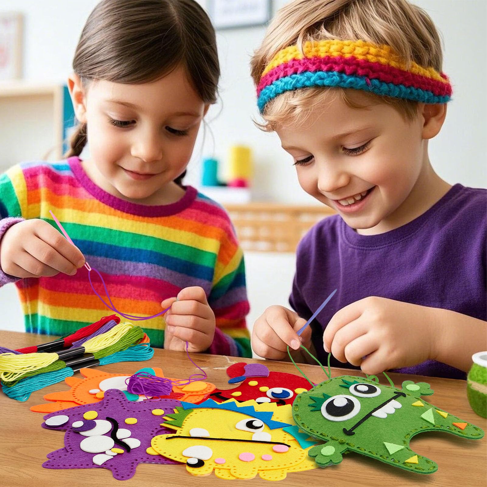 Toylink Kit Cucito in Fieltro per Bambini, Kit Lavoretti Creativi per Bambini con 12 Feltro & Fili da Ricamo & Aghi di Plastica, Fai Da Te Regalo Bambina Bambino 6 7 8 9 10 Anni (Mostri)