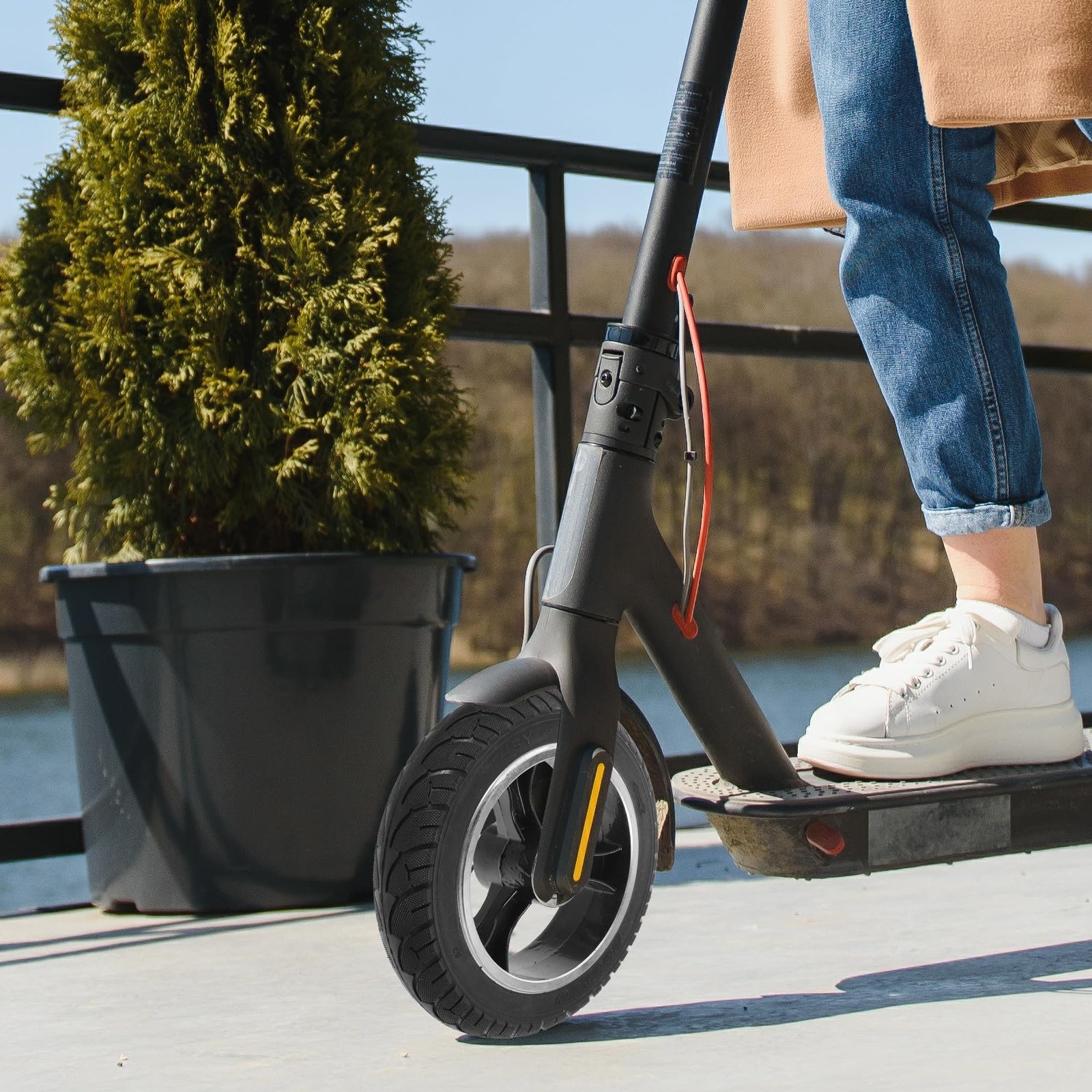 Pneumatico Pieno per Monopattino Elettrico, Ruota Solida per Scooter Elettrico 200x50 8 Pollici, Lega di Alluminio e Gomma, senza Aria, per Strade Cittadine Pianeggianti e Lievi