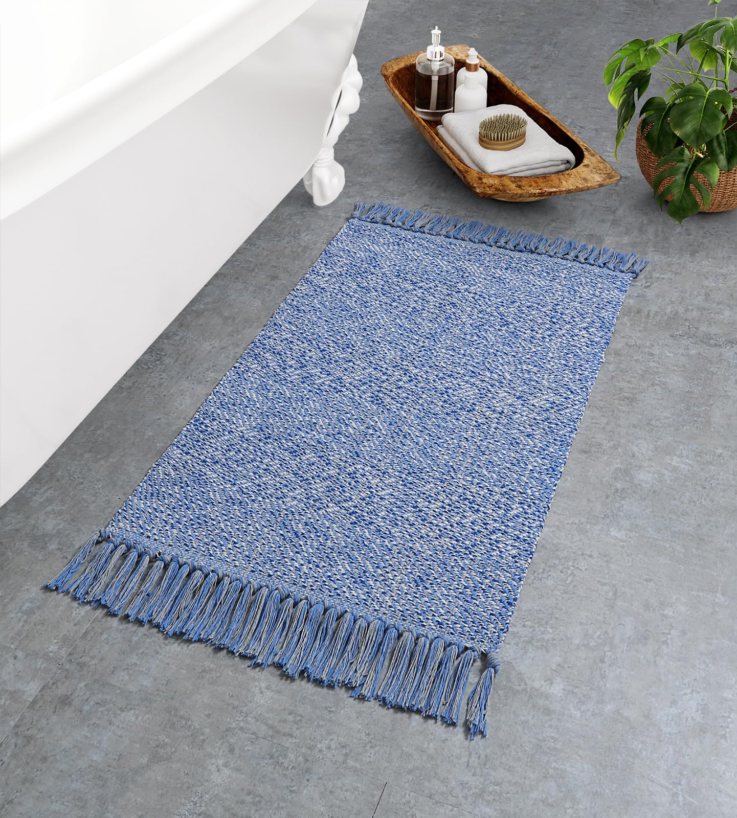 Collive Small Bathroom Rug, 2' x 3' HandWoven Low Profile
