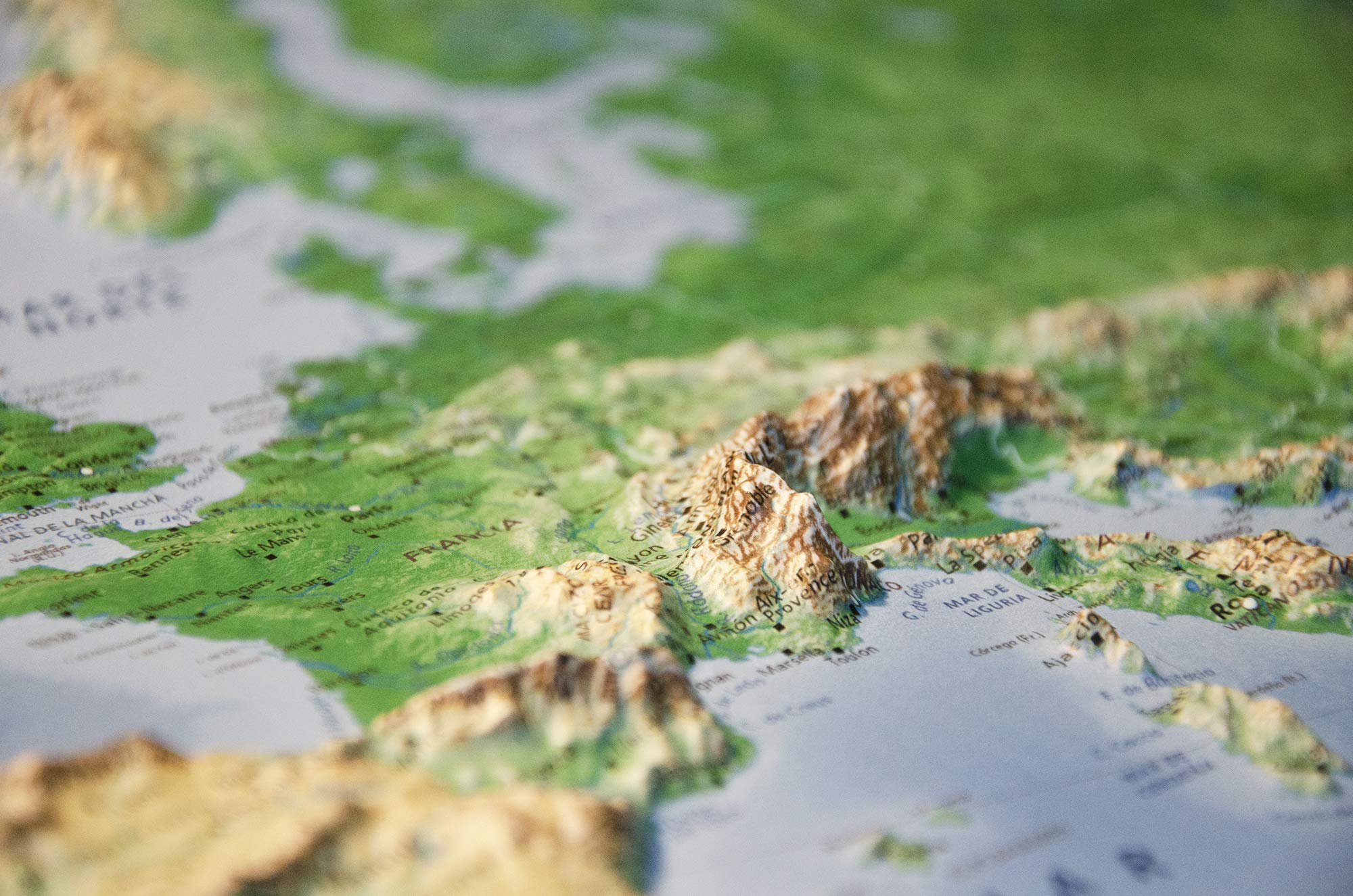 Mapa en relieve Europa físico. Escala 1:11.000.000, 65x45 cm