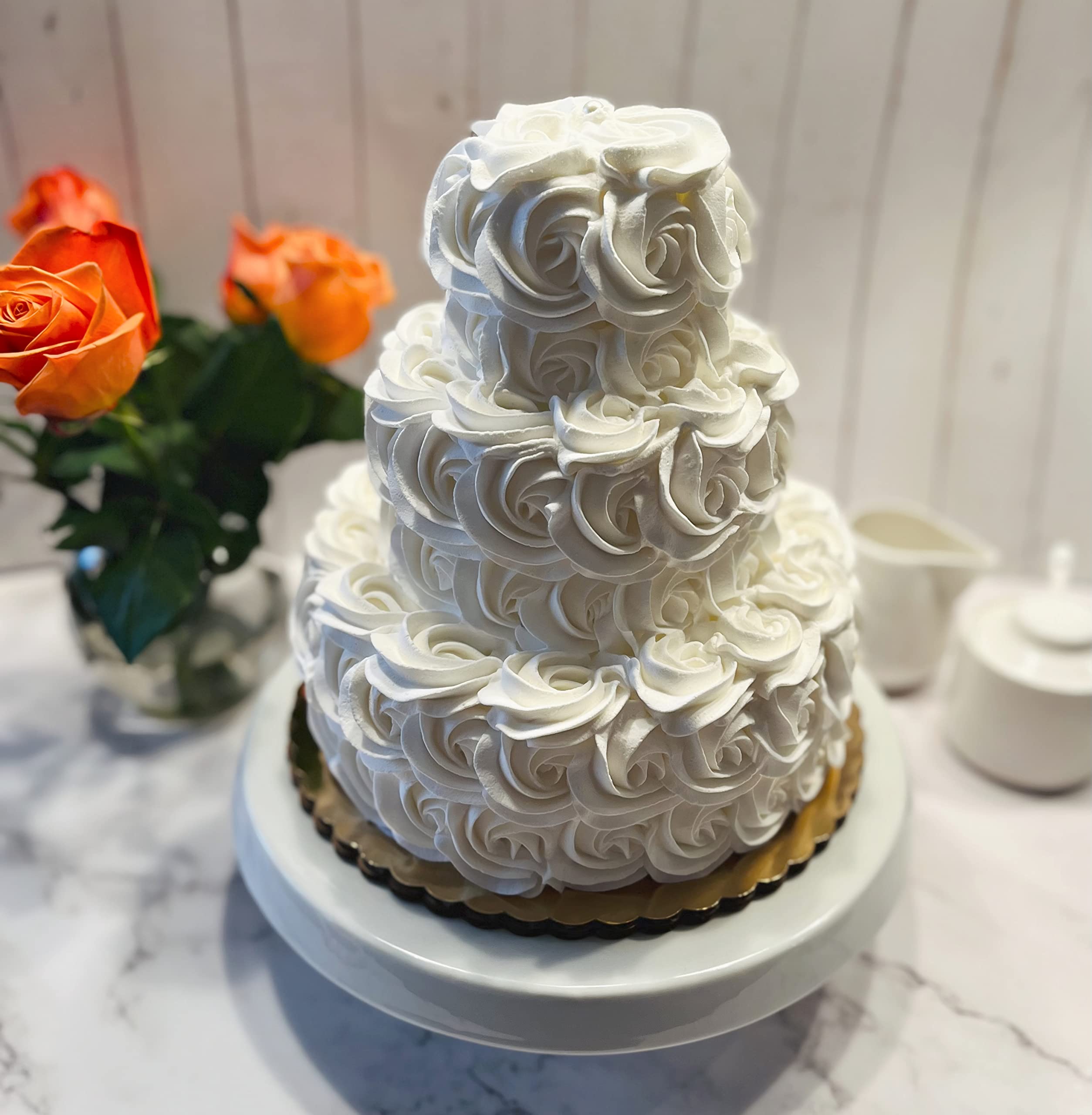 Amazon｜Dezicakes フェイクウェディングケーキ ホワイトロゼット