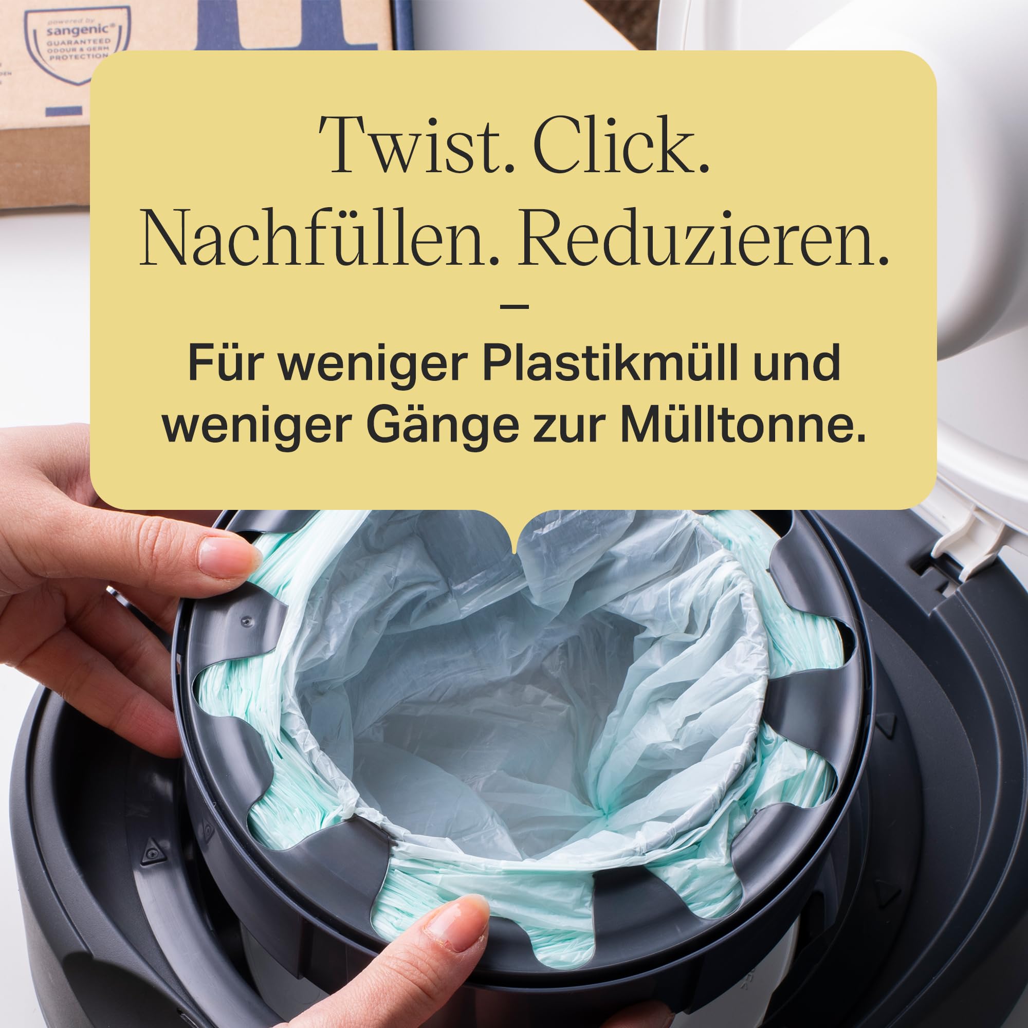 Tommee Tippee Twist & Click Nachfüllfolie für Windeleimer, 12er-Pack, je 10,5 m, mehrlagige antibakterielle* Folie, passend für Twist & Click Kassette, 12 x 10,5 m