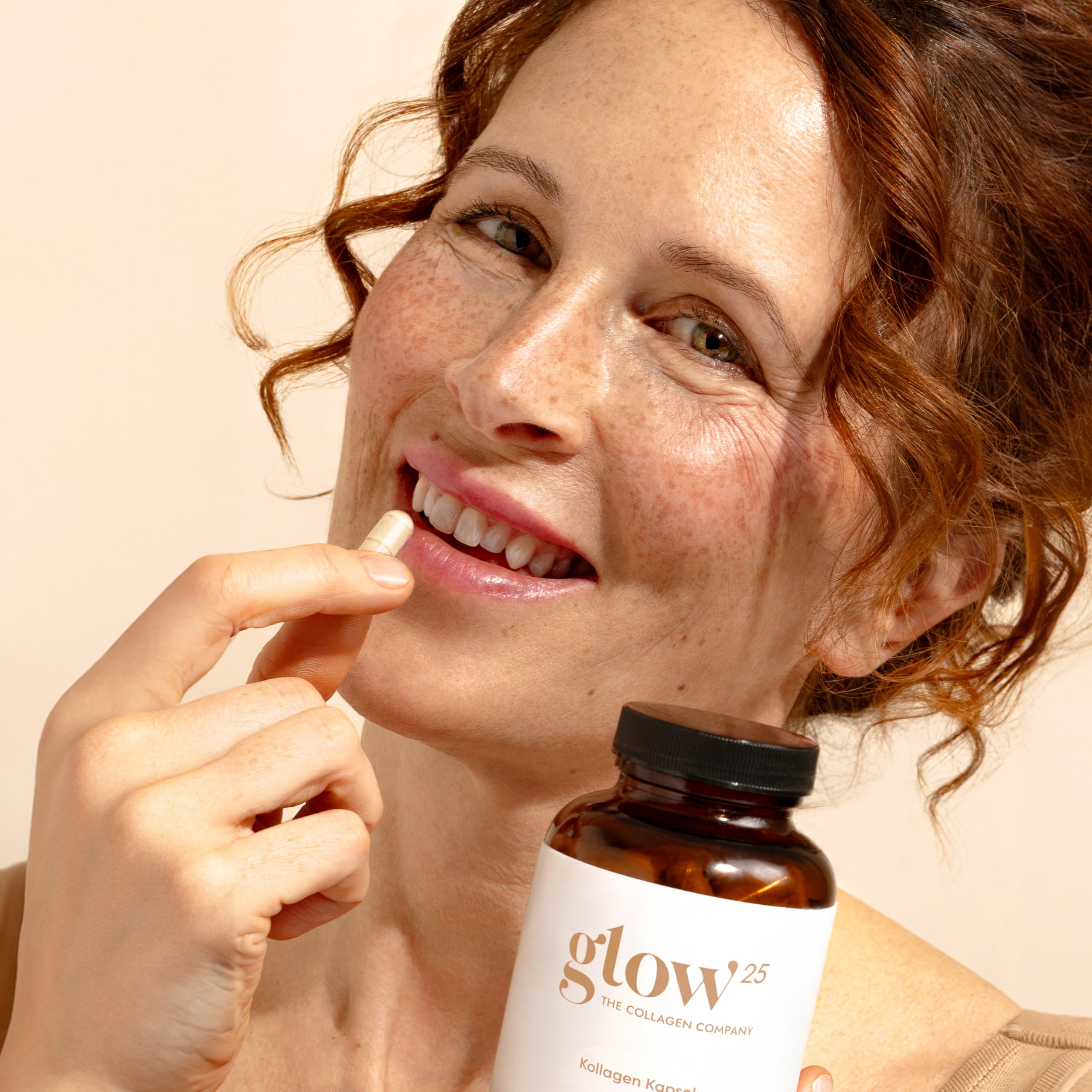 Glow25® Kollagen Kapseln hochdosiert [180 Kapseln x 3] mit Hyaluronsäure und Vitamin C | Premium Collagen Complex für eine schöne Haut | Ohne Zusatzstoffe | Laborgeprüft | Made in Germany