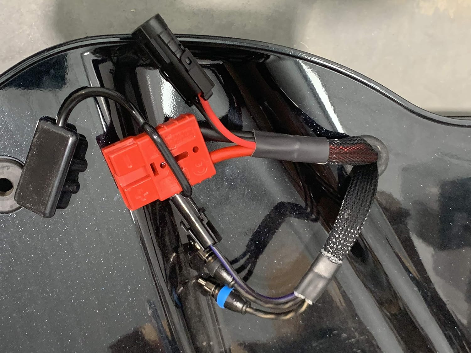 Kustom Cycle Parts Aftermarket Saddlebag Amplifier and Speaker Wiring Kit With RCA and Remote Wires. Universal fit for all motorcycles. Plug and Play. Harley Davidson, Victory, Indian. Made In the USA